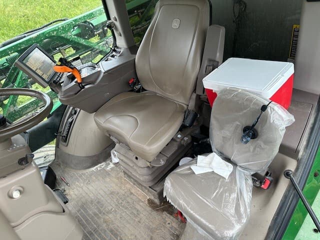2021 John Deere R4044 Image