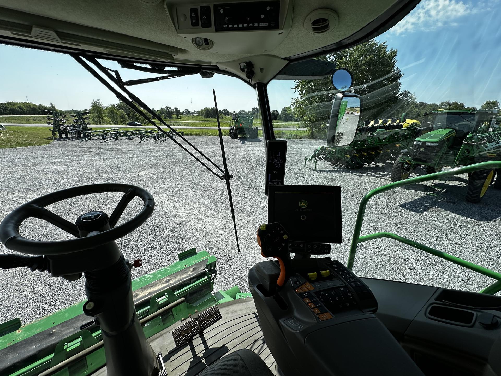 2023 John Deere S770 Image