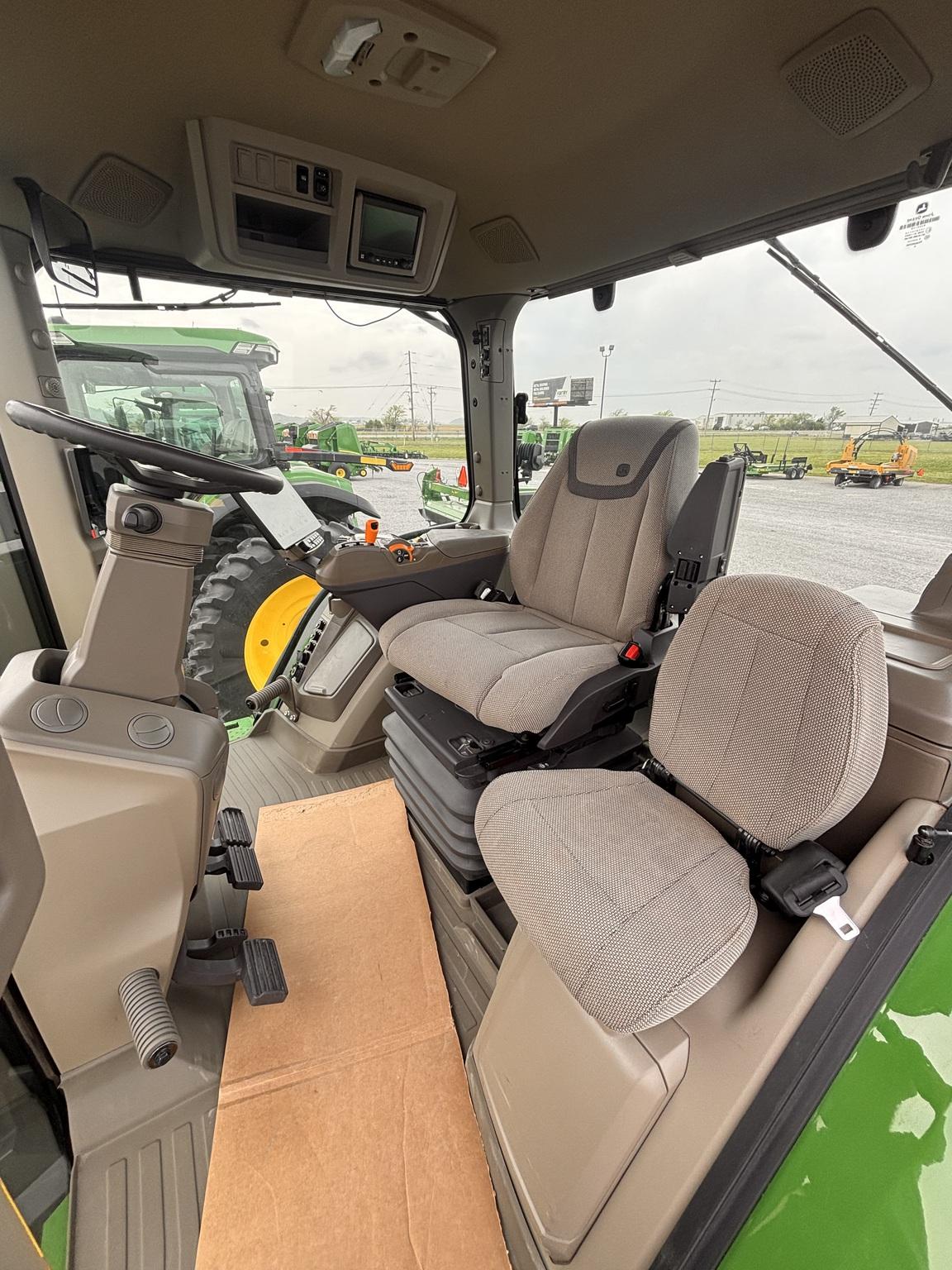 2024 John Deere 8R 410 Image