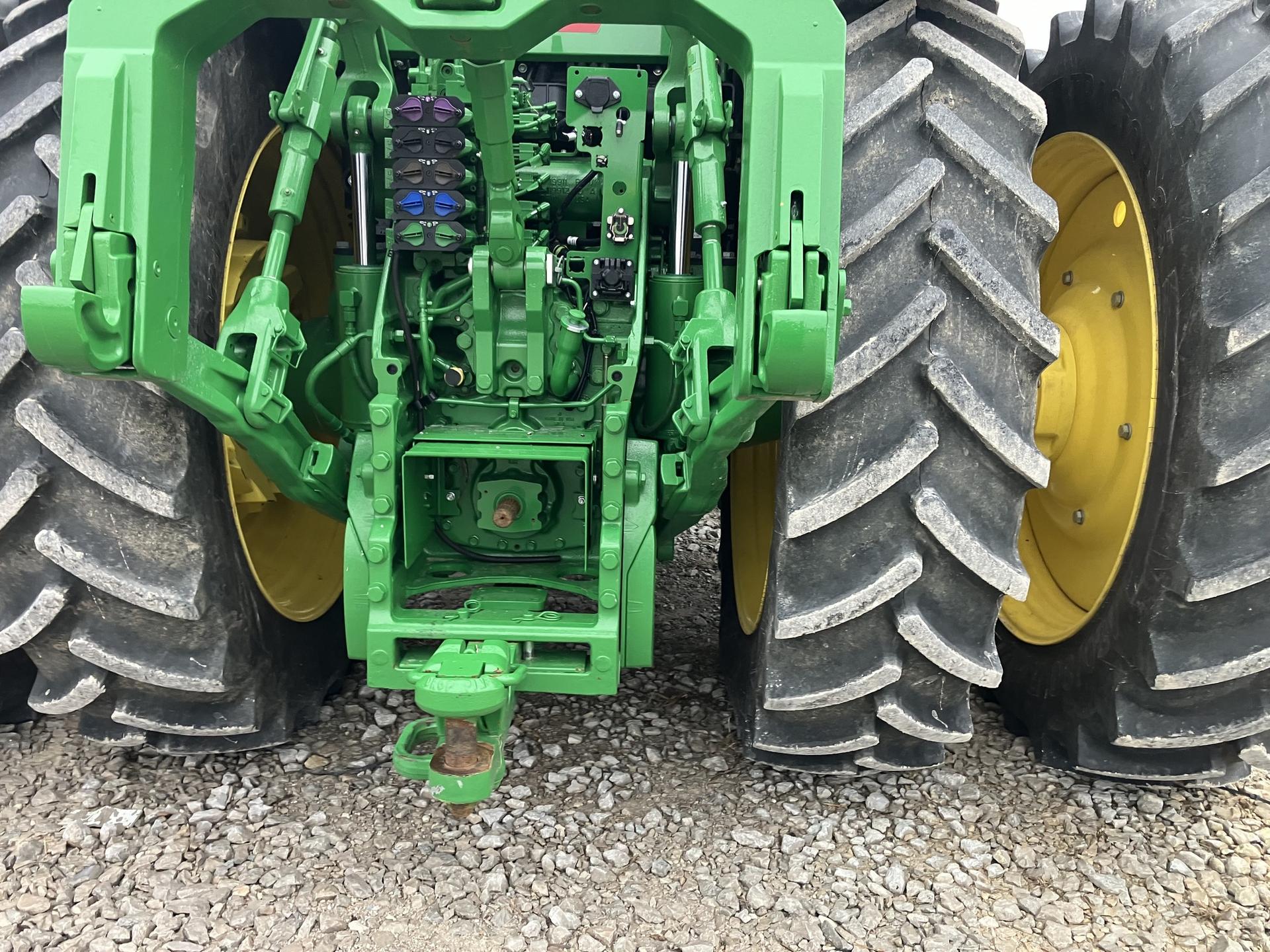 2024 John Deere 8R 340 Image