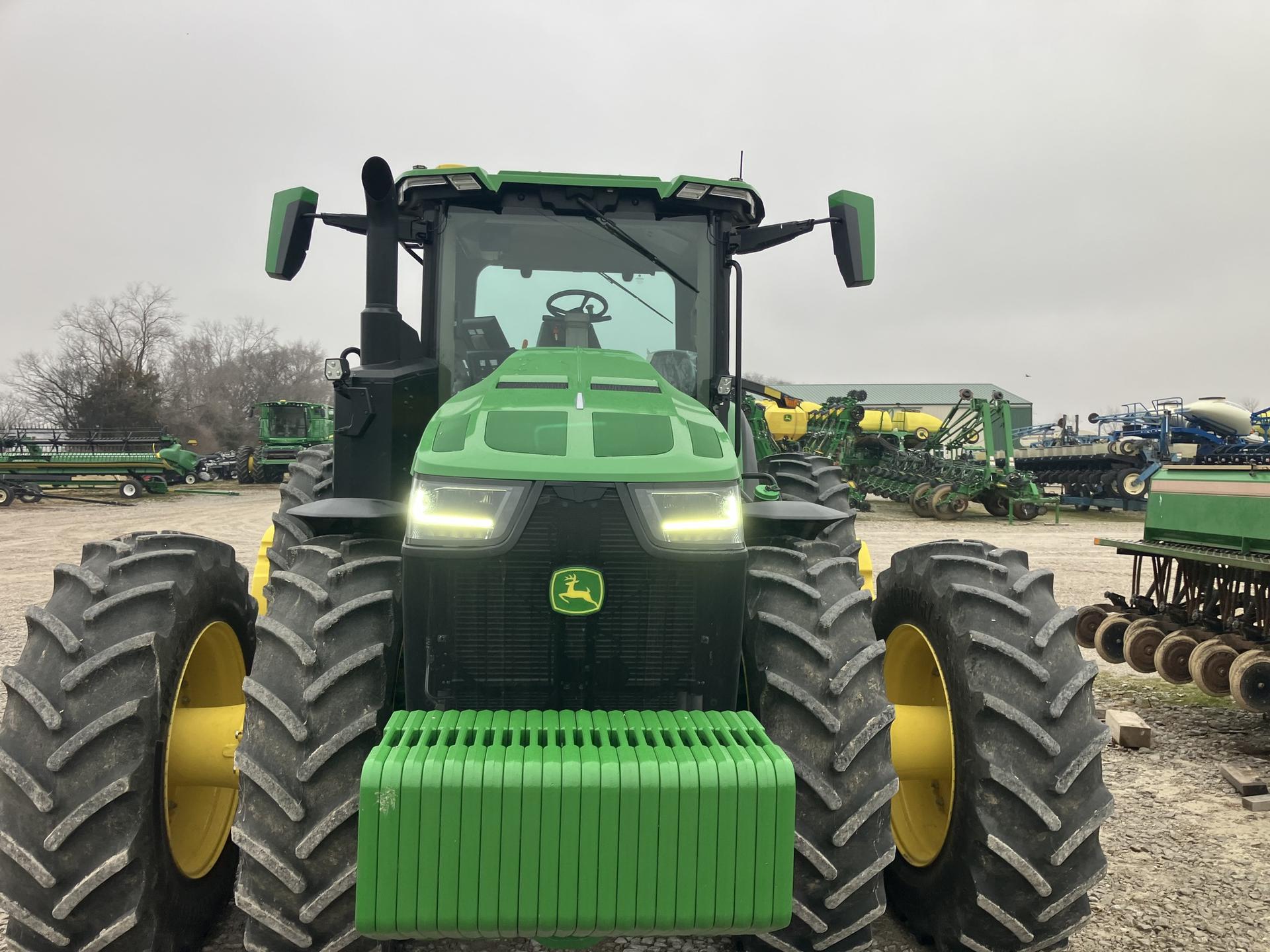 2024 John Deere 8R 340 Image
