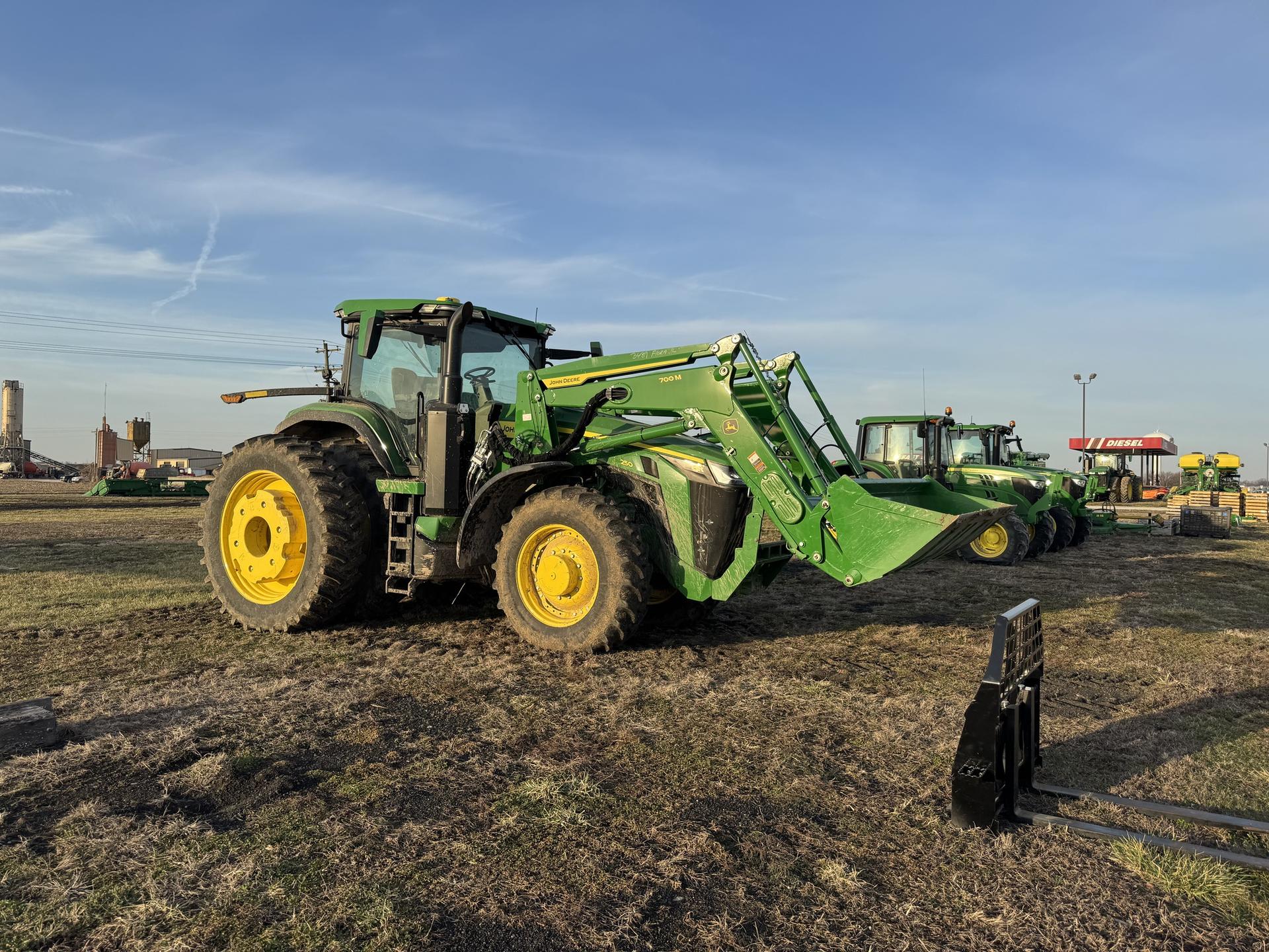 2024 John Deere 8R 250 Image