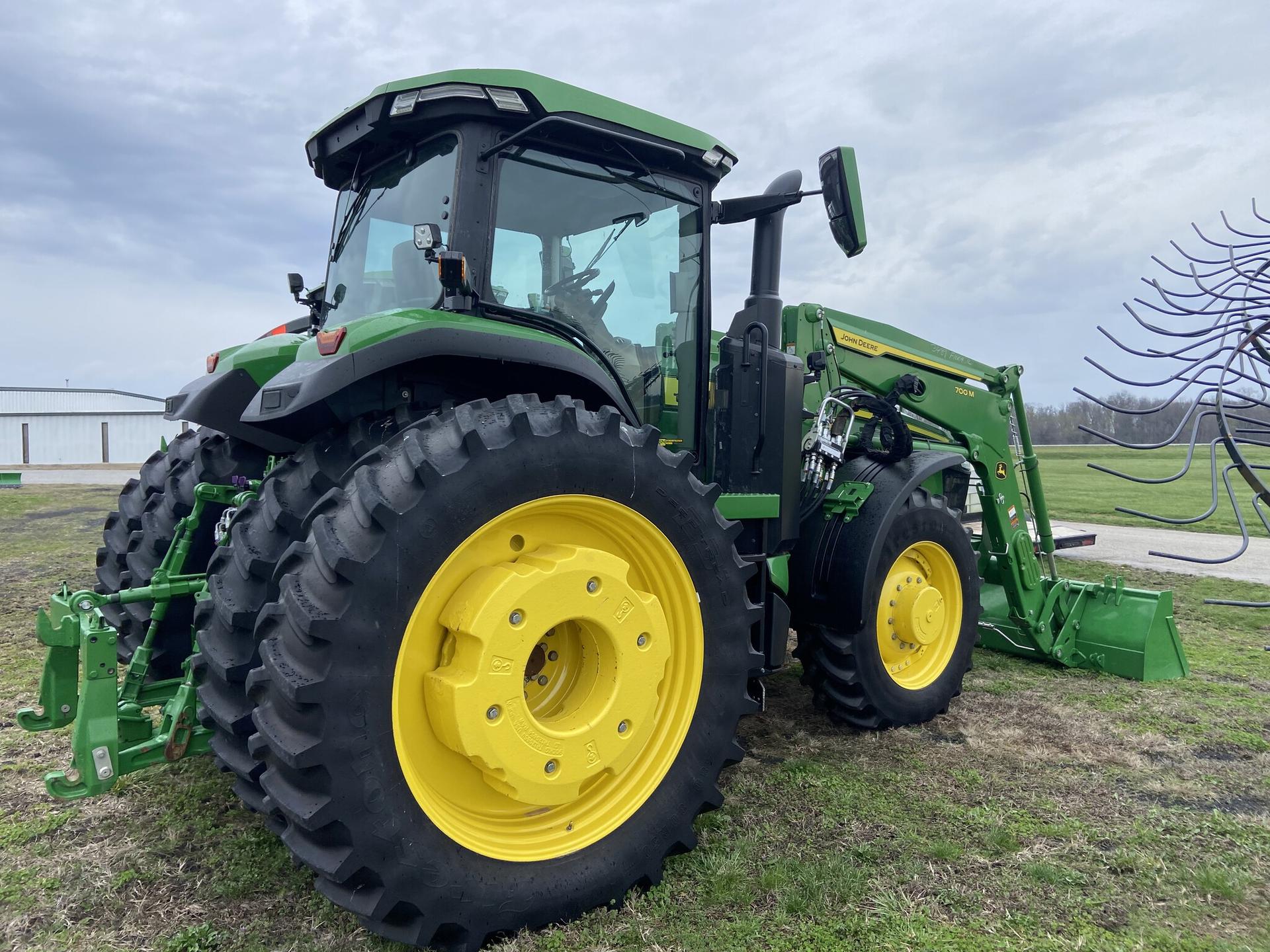 2024 John Deere 8R 250 Image