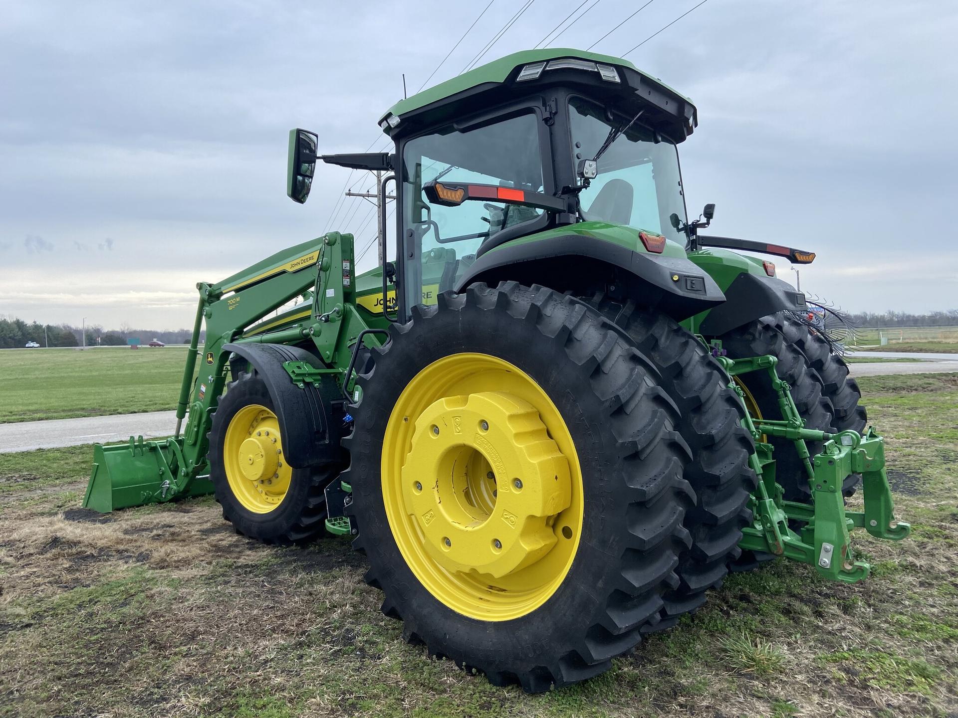 2024 John Deere 8R 250 Image