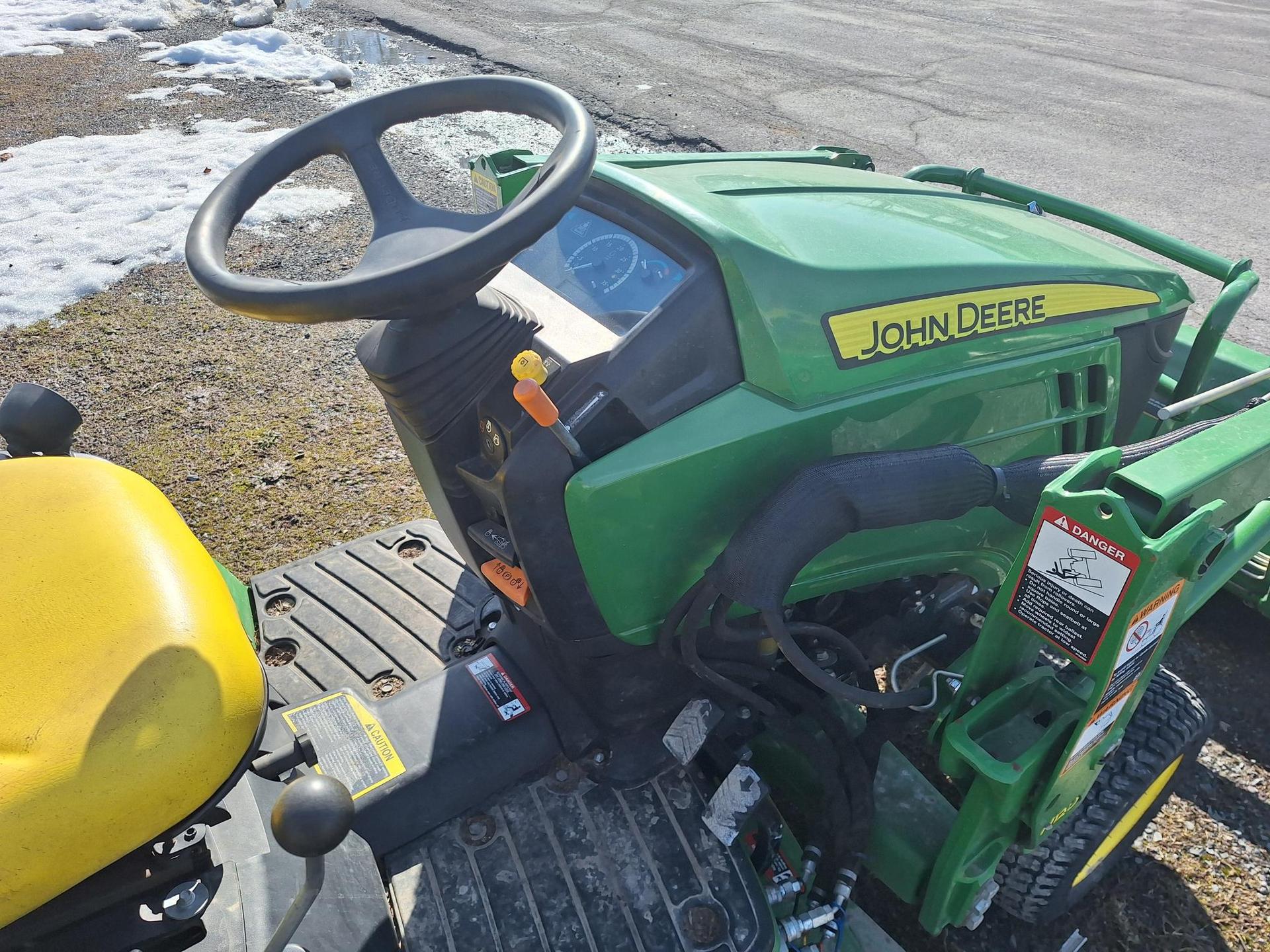 2016 John Deere 1025R Image