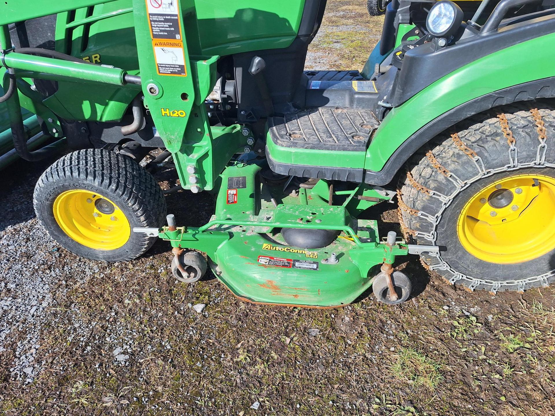 2016 John Deere 1025R Image