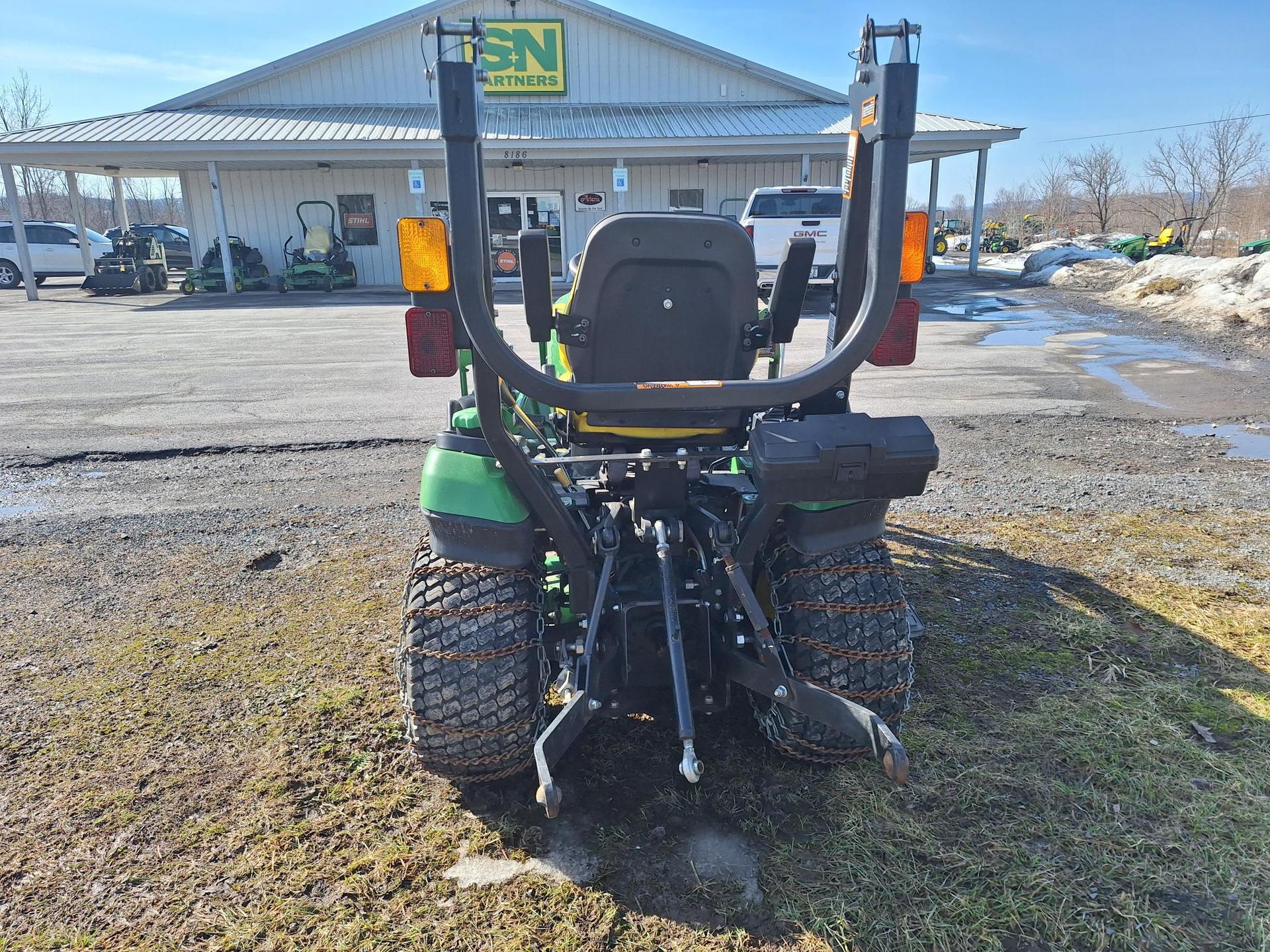 2016 John Deere 1025R Image