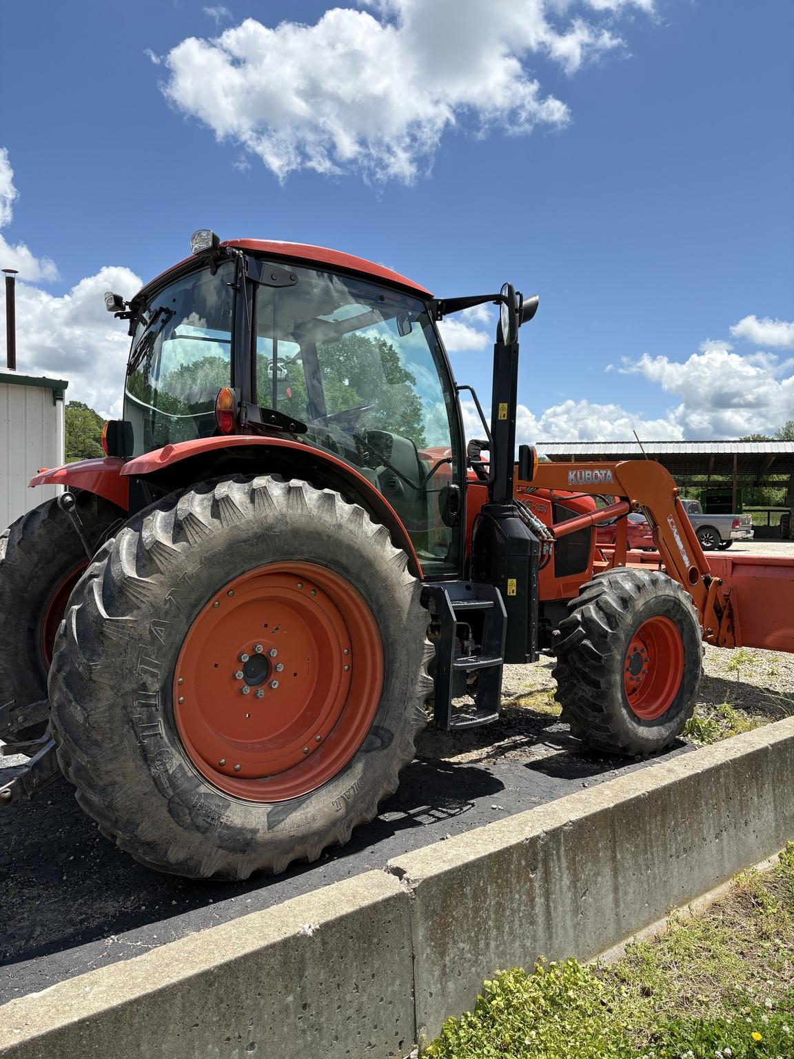 2017 Kubota M6-131 Image