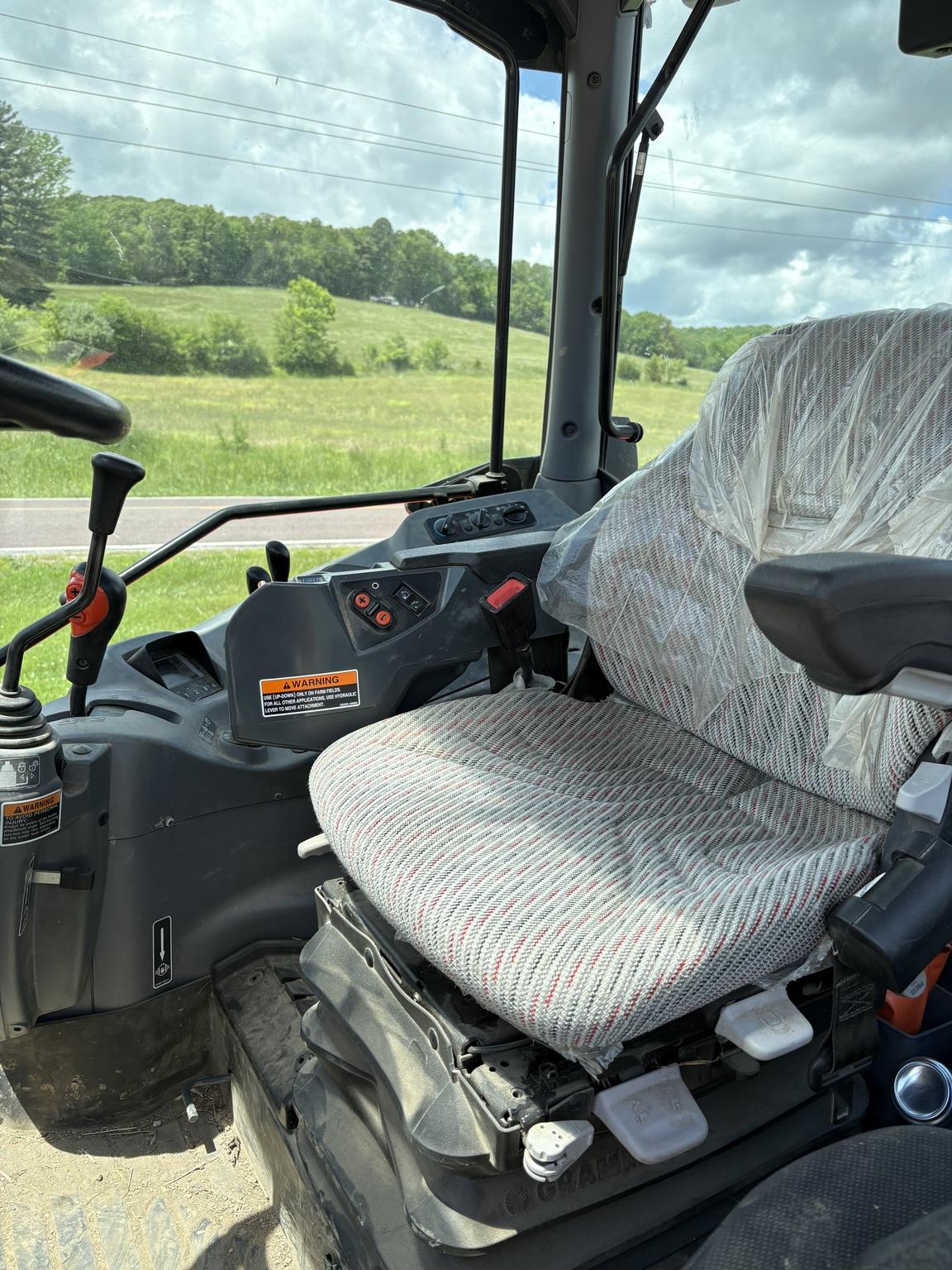 2017 Kubota M6-131 Image