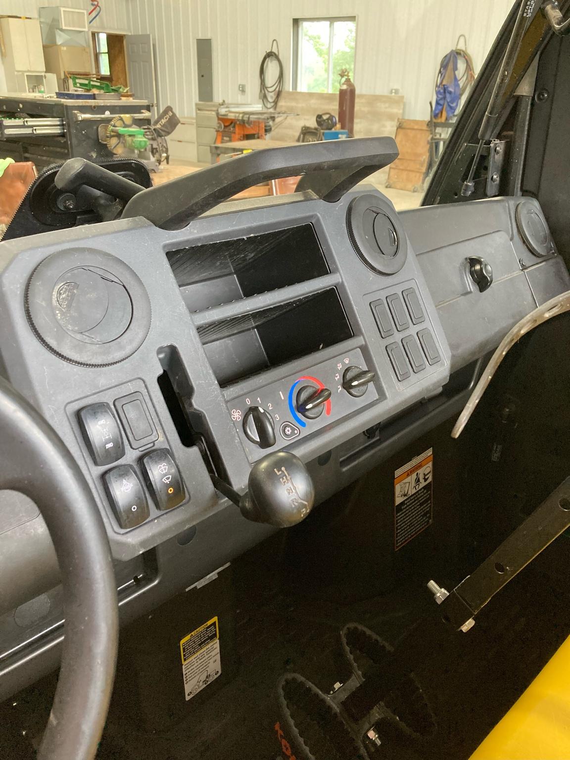 2022 John Deere XUV 835M Image