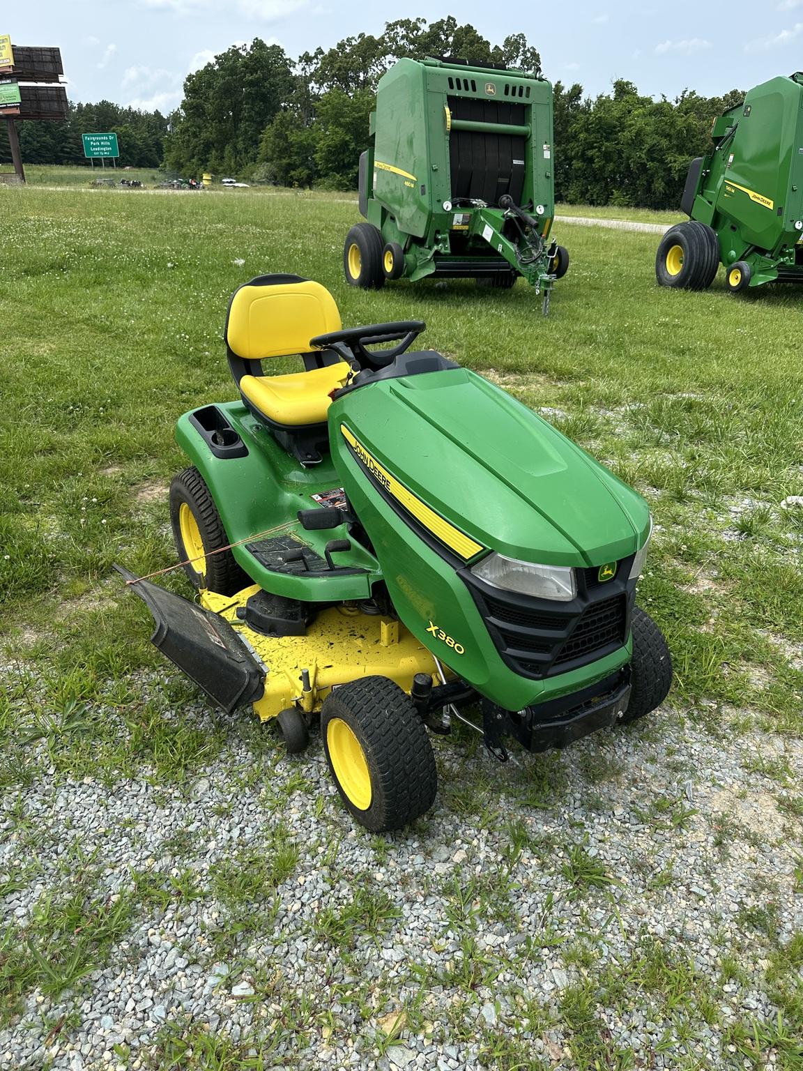 2019 John Deere X380 Image