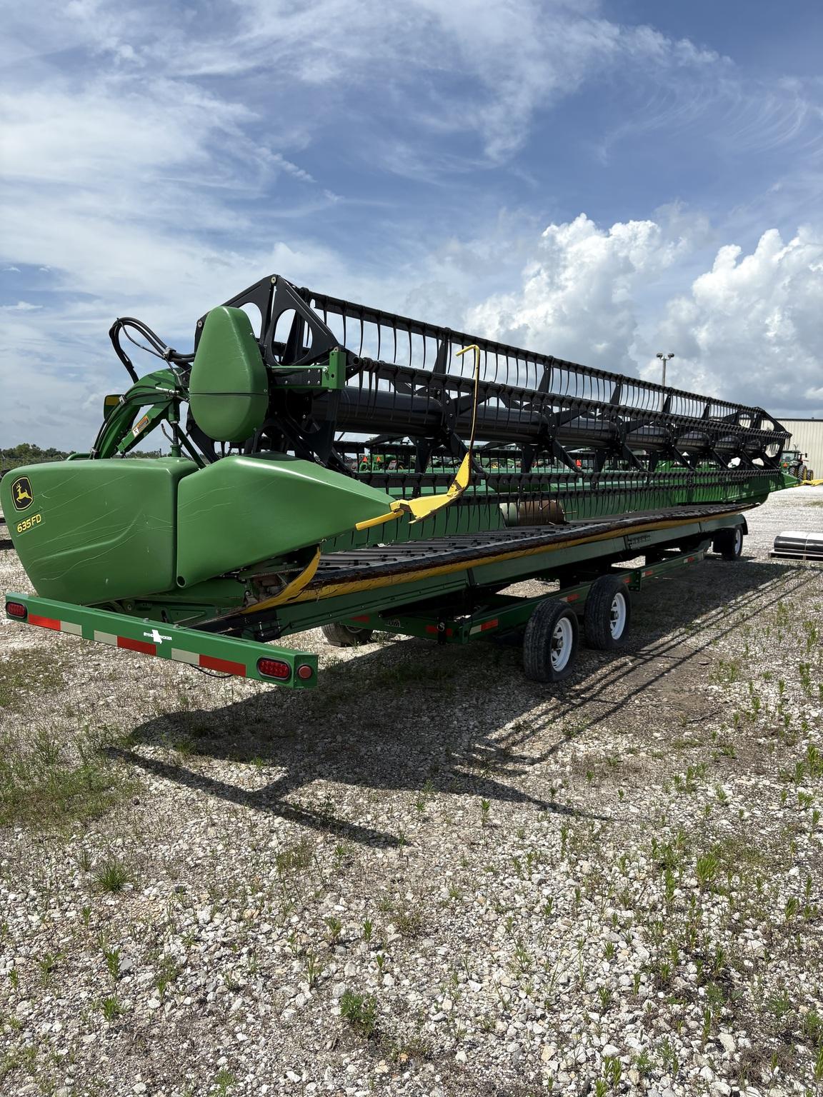 2013 John Deere 635FD Image