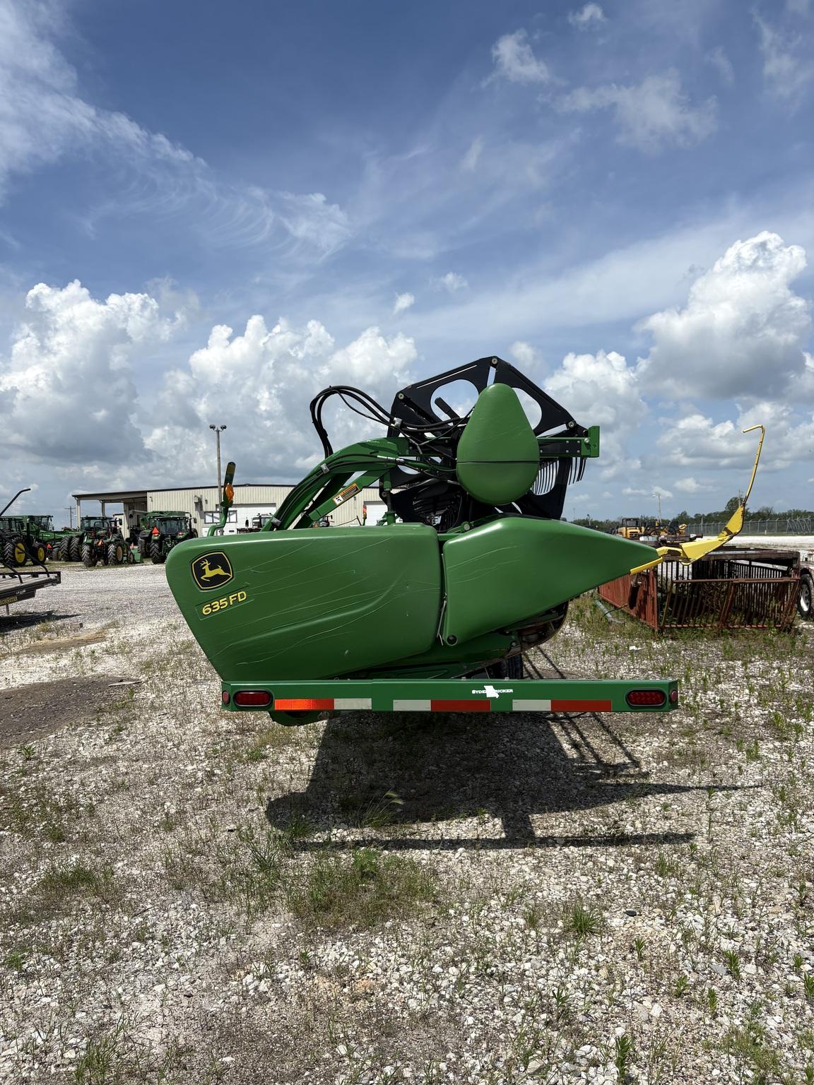 2013 John Deere 635FD Image