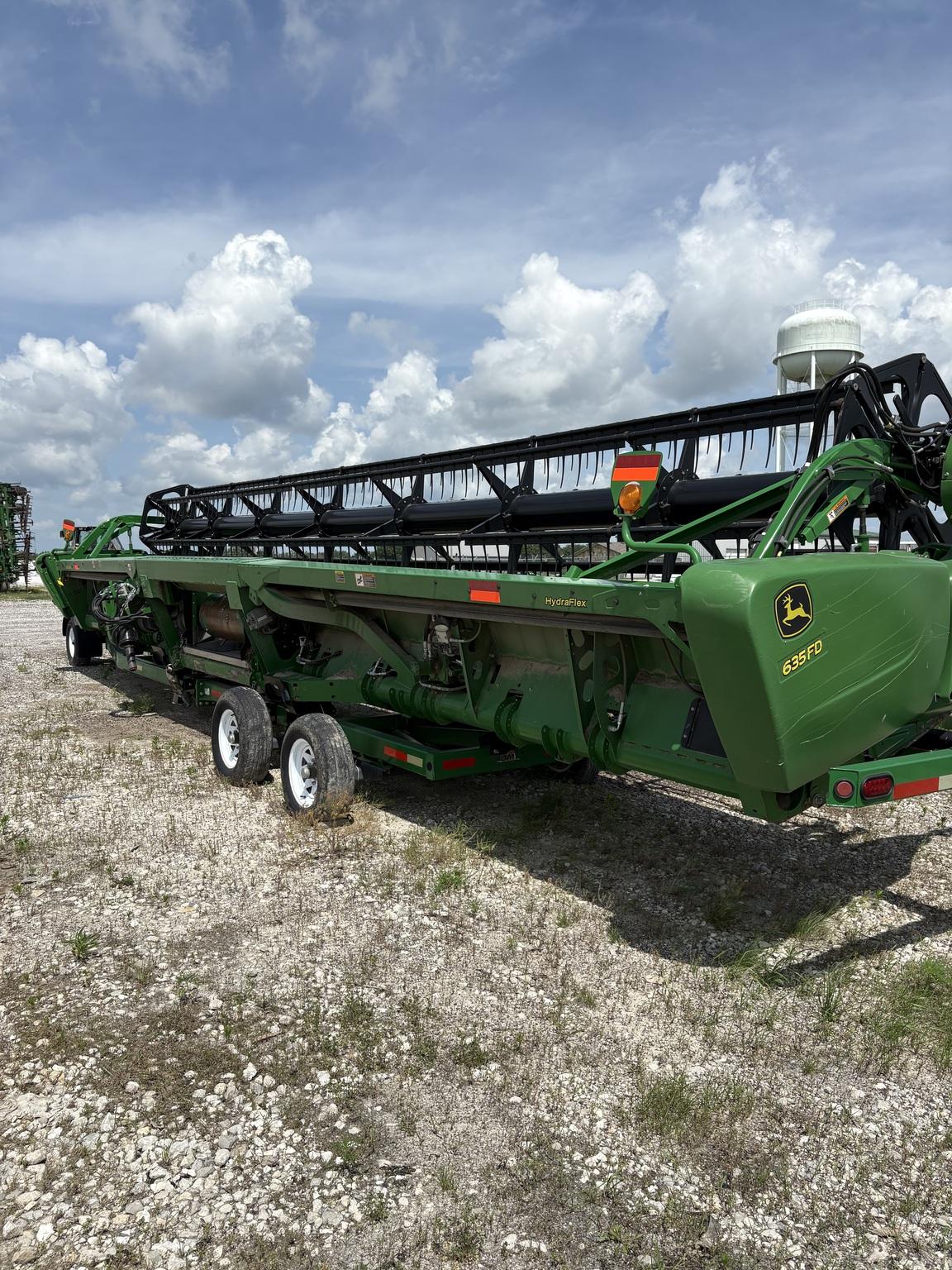 2013 John Deere 635FD Image