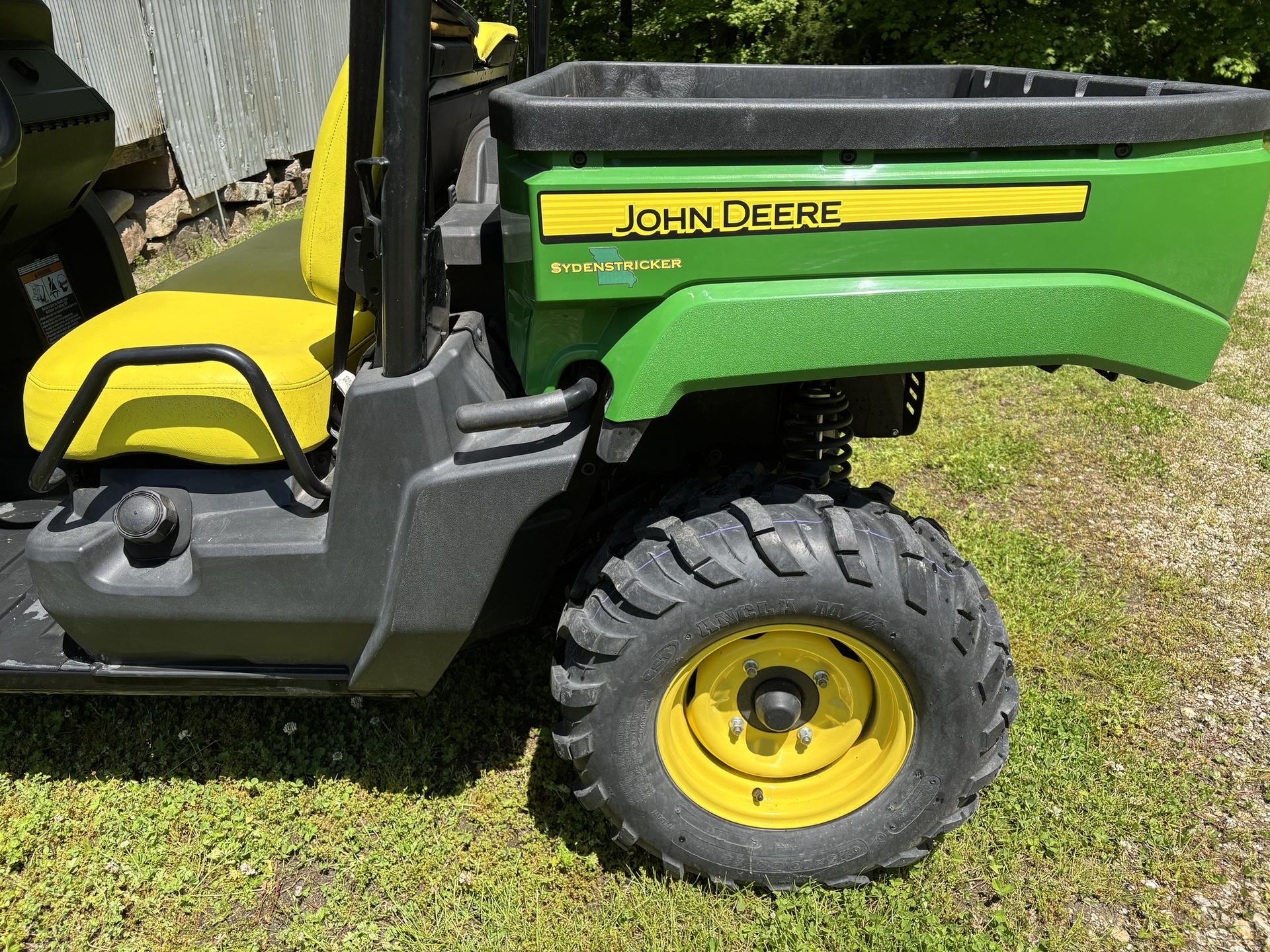 2012 John Deere XUV 550 Image