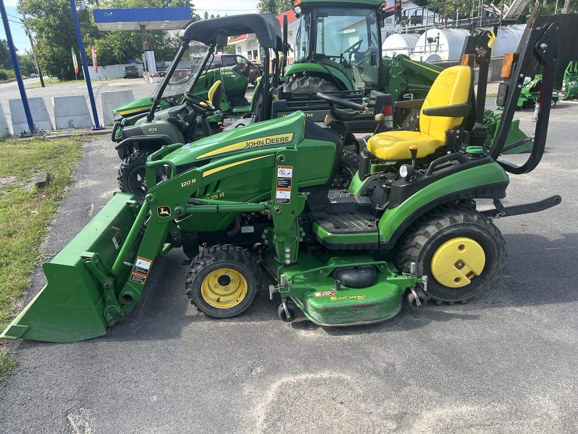 2019 John Deere 1025R Image
