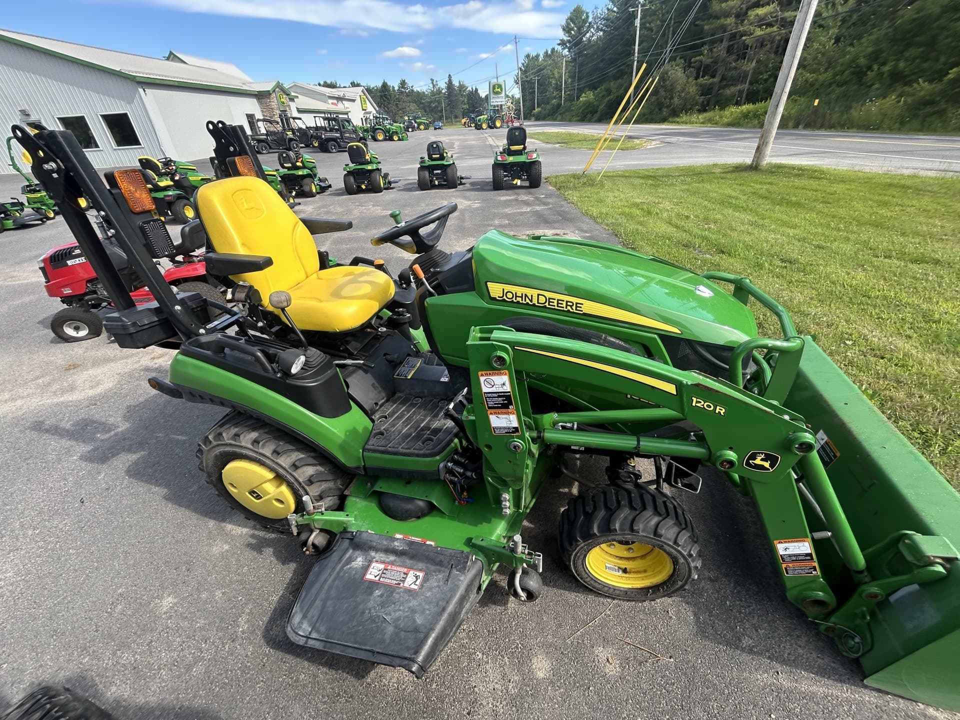 2019 John Deere 1025R Image