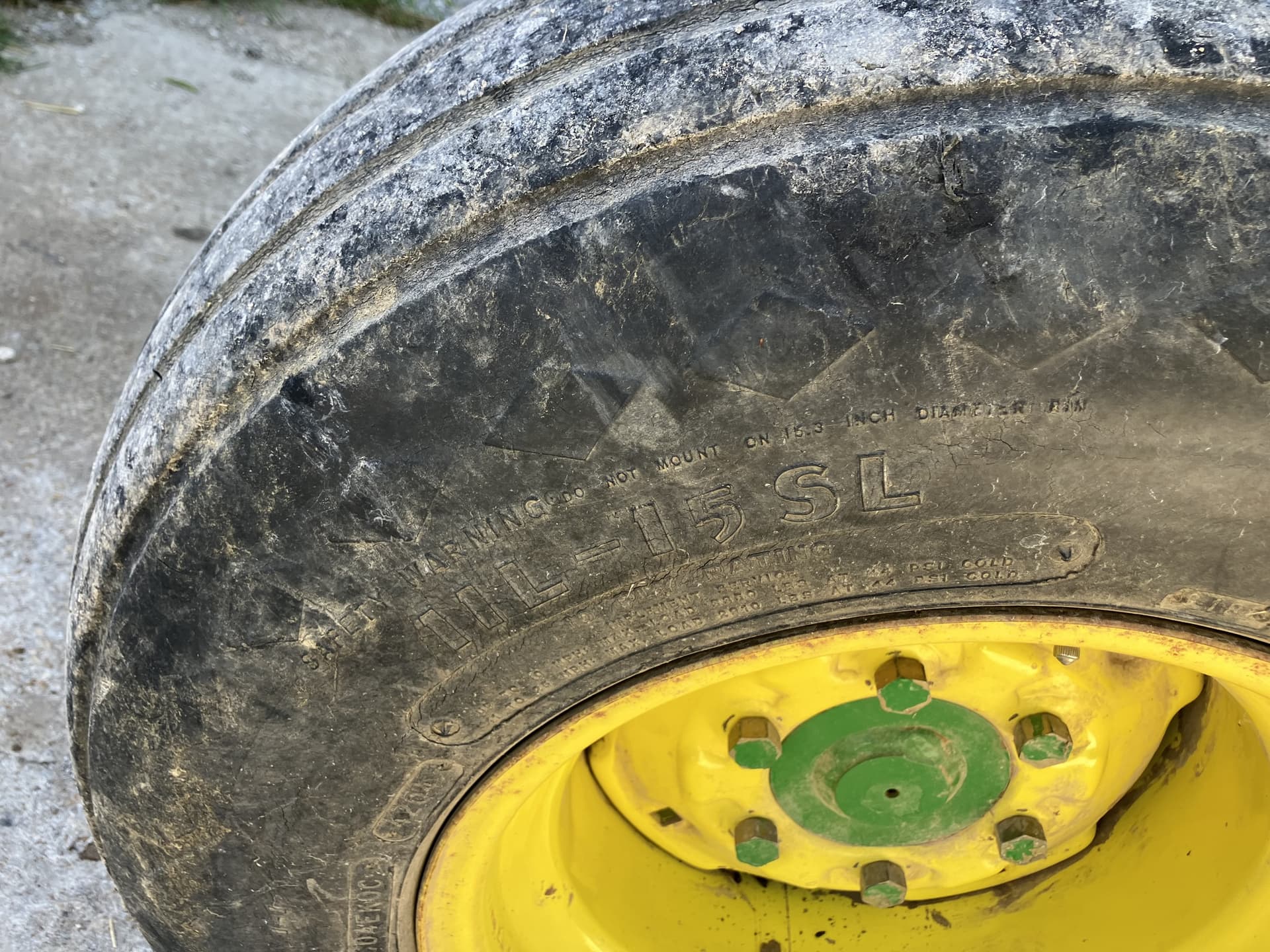 2005 John Deere 1590 Image