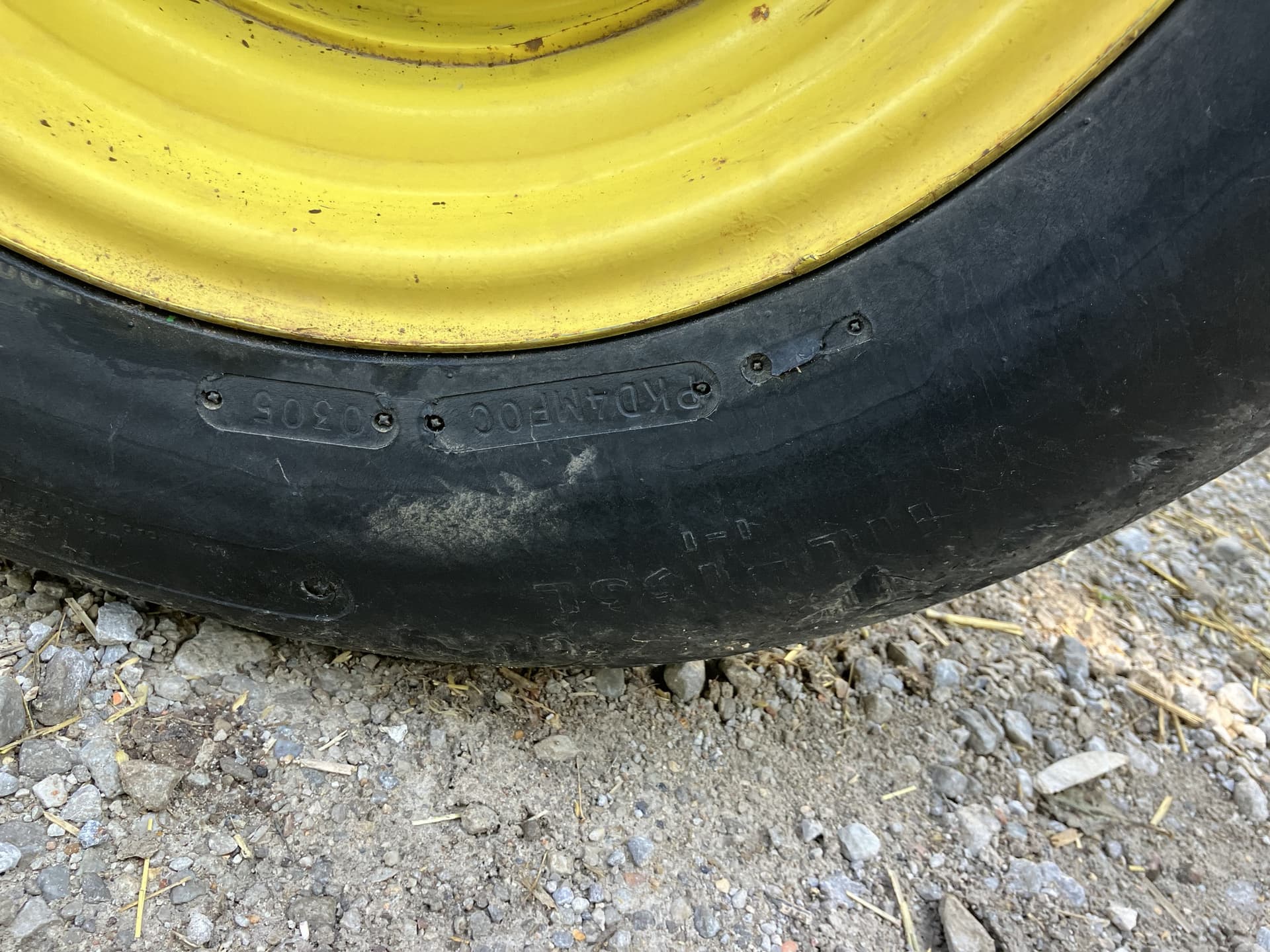2005 John Deere 1590 Image