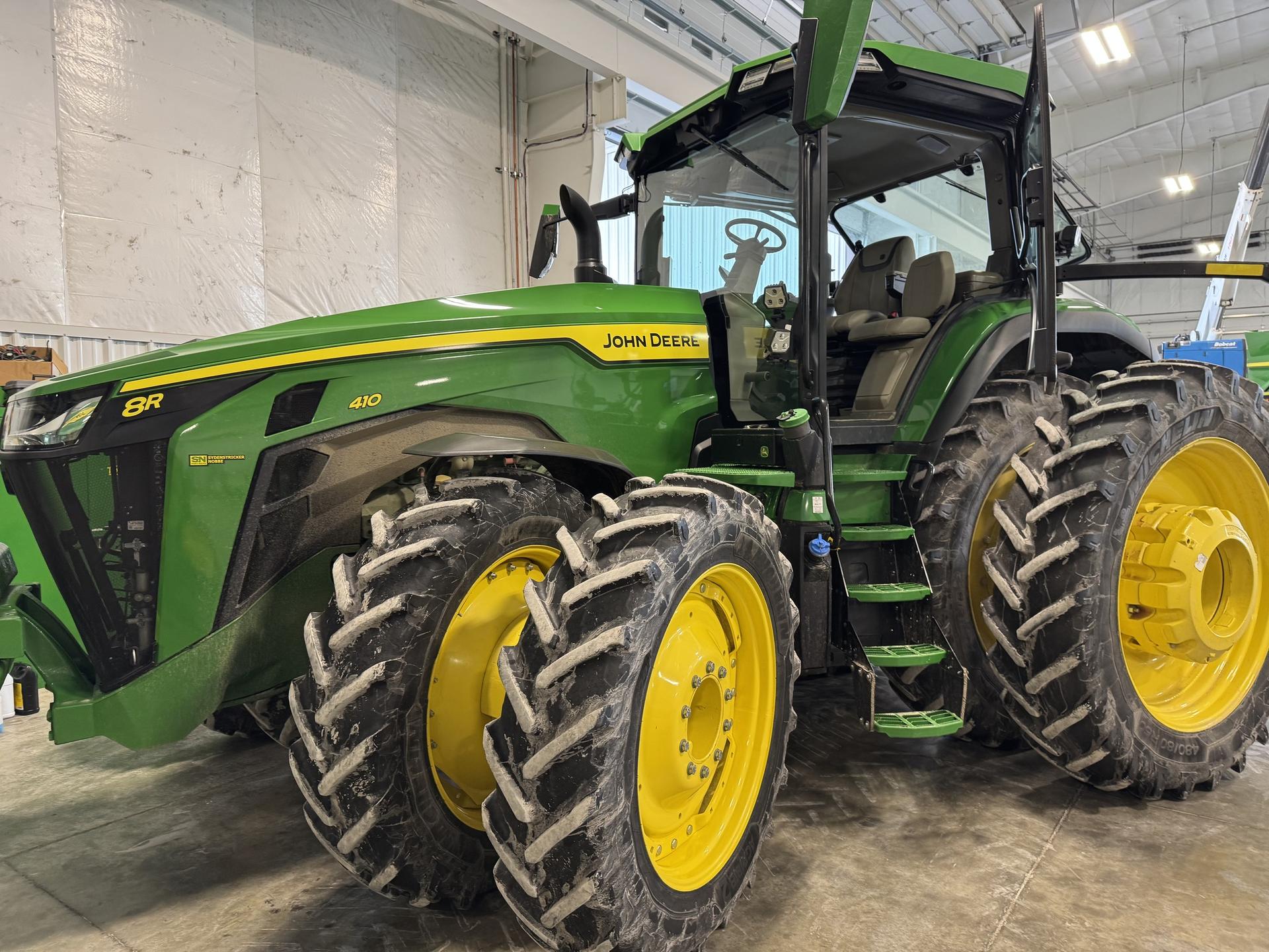 2024 John Deere 8R 410 Image