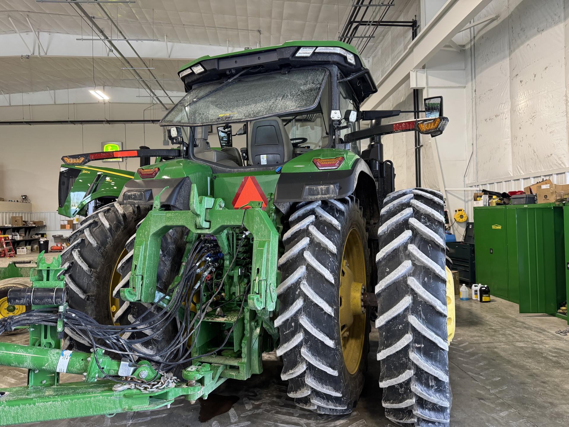 2024 John Deere 8R 410 Image