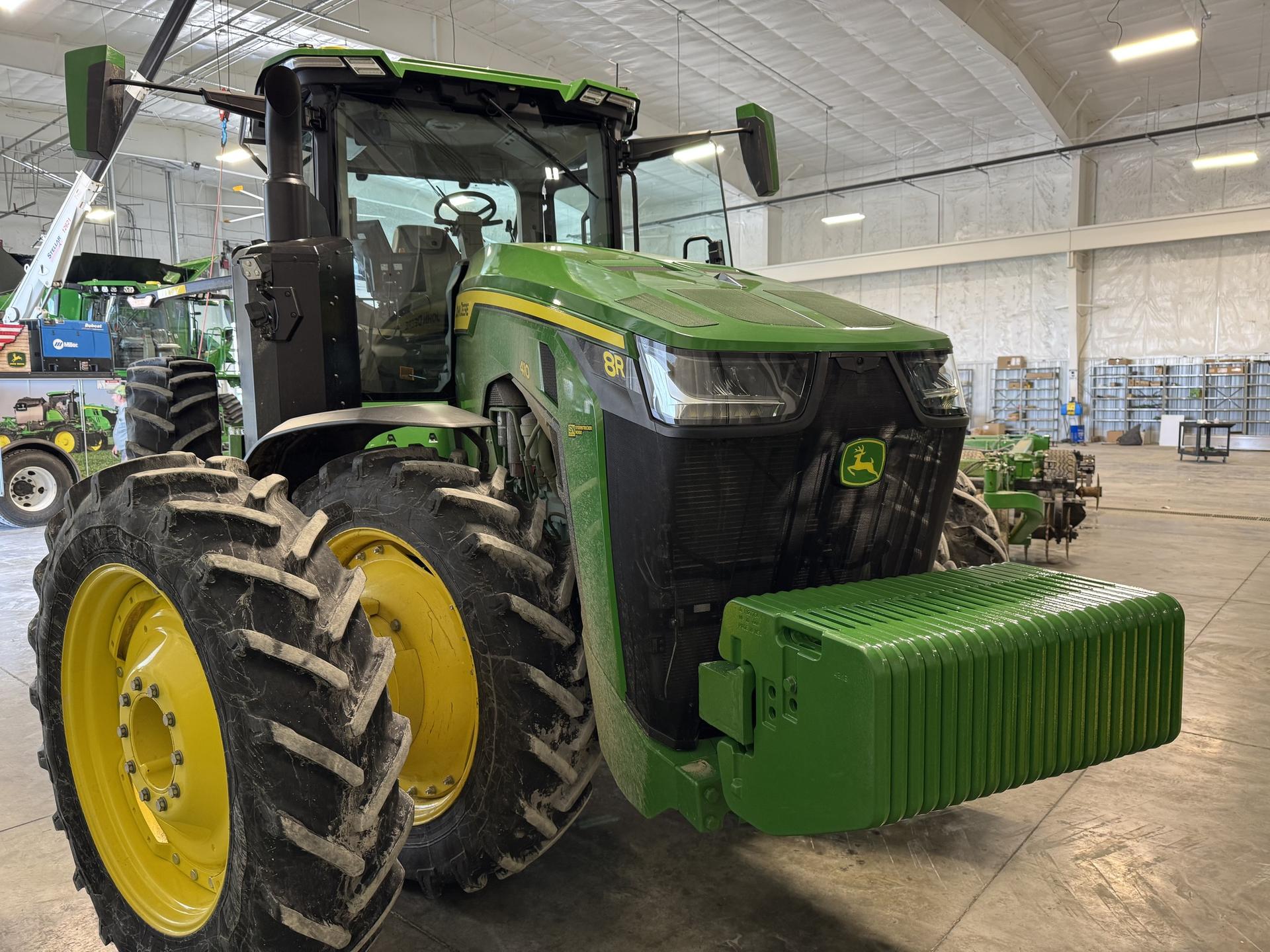 2024 John Deere 8R 410 Image