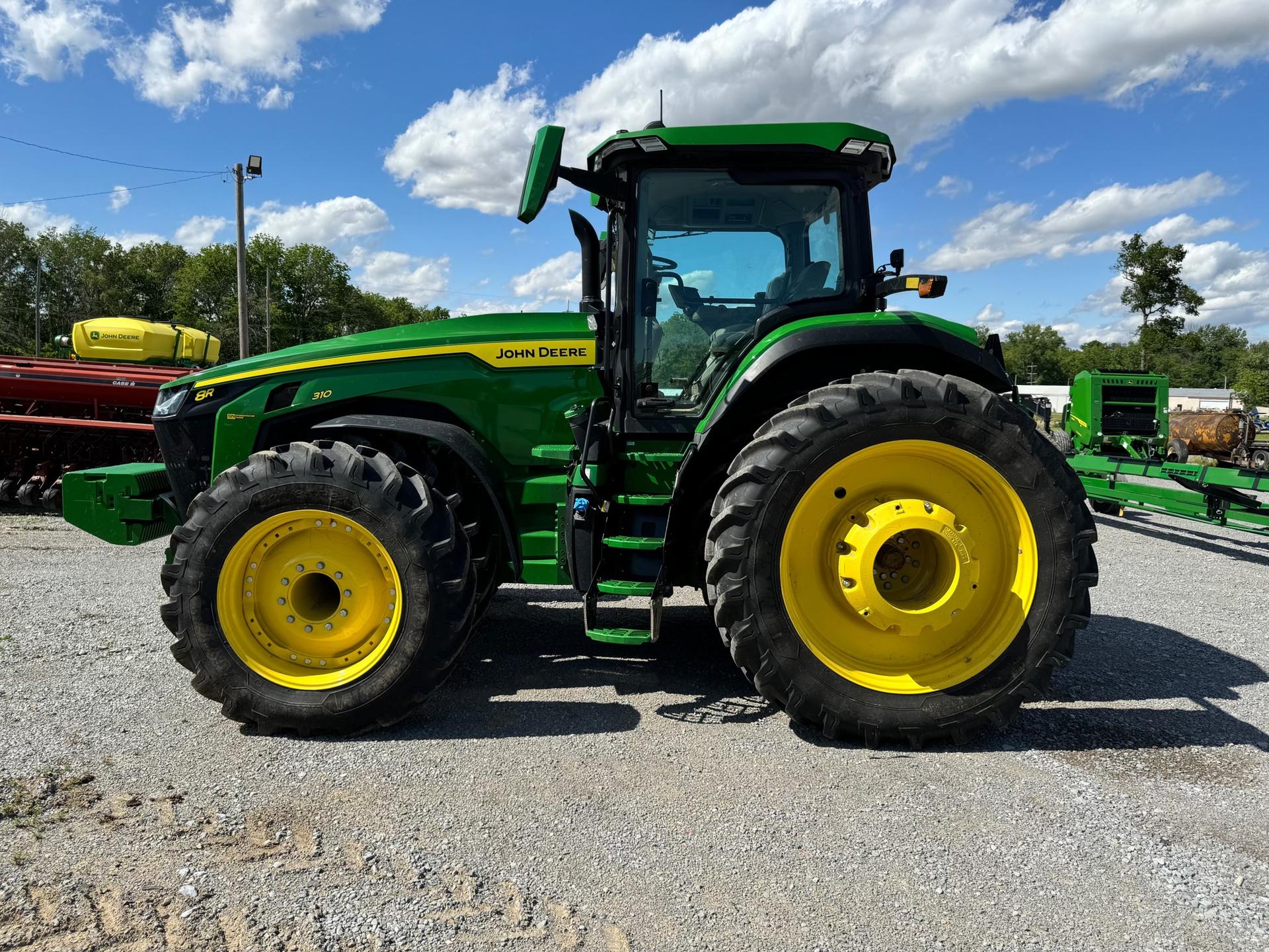 2024 John Deere 8R 310 Image