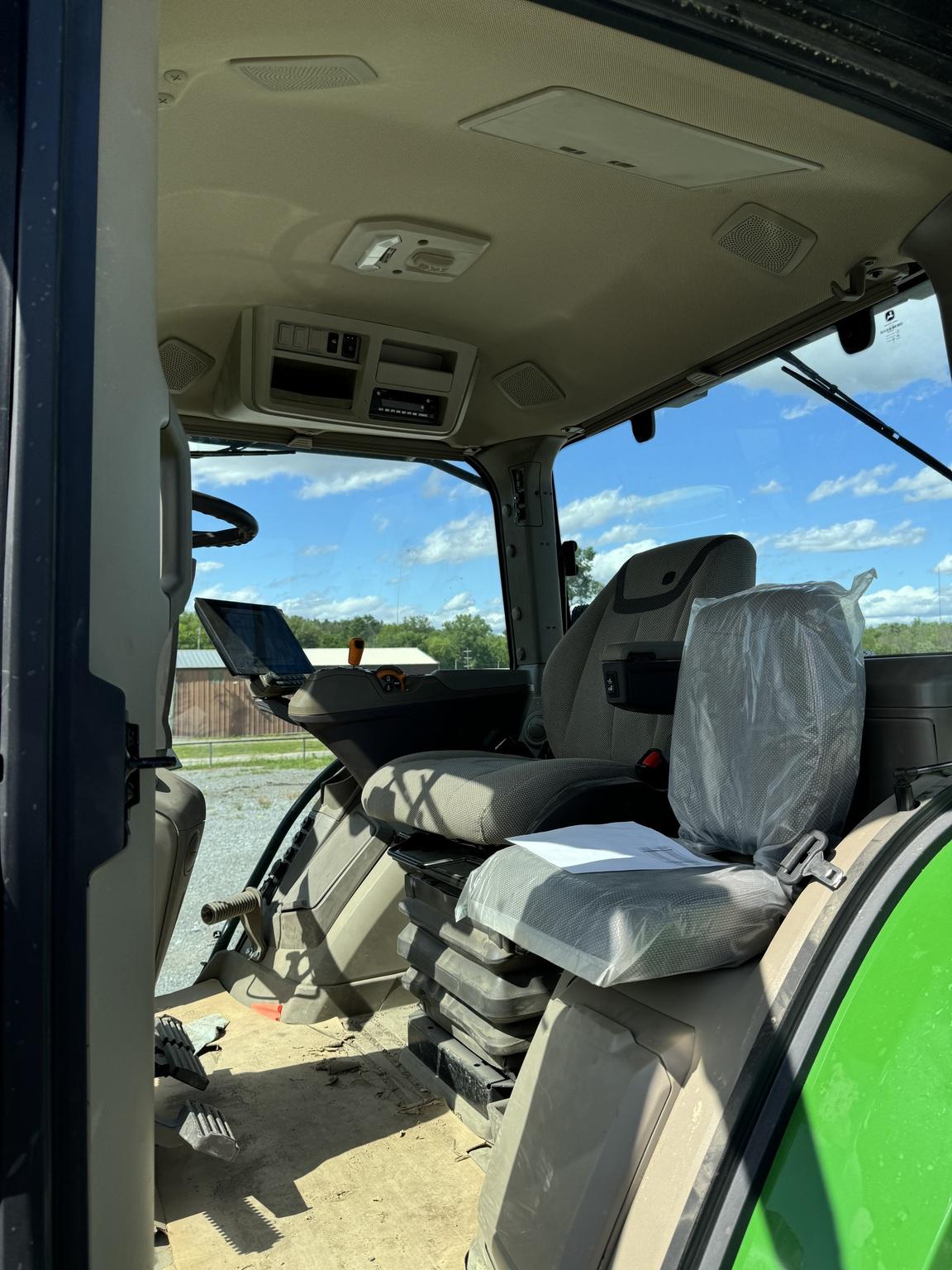 2024 John Deere 8R 310 Image