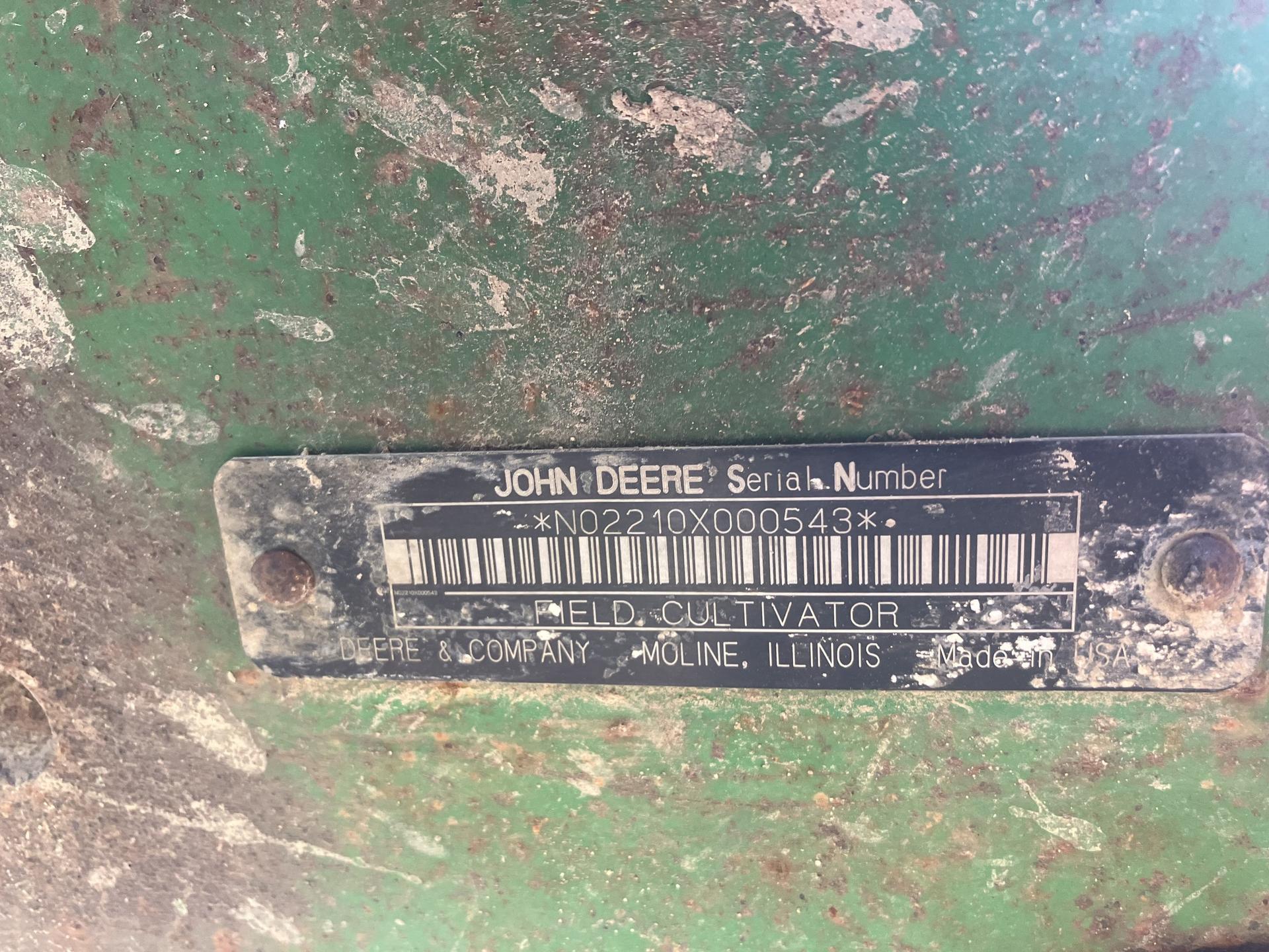 2005 John Deere 2210 Image