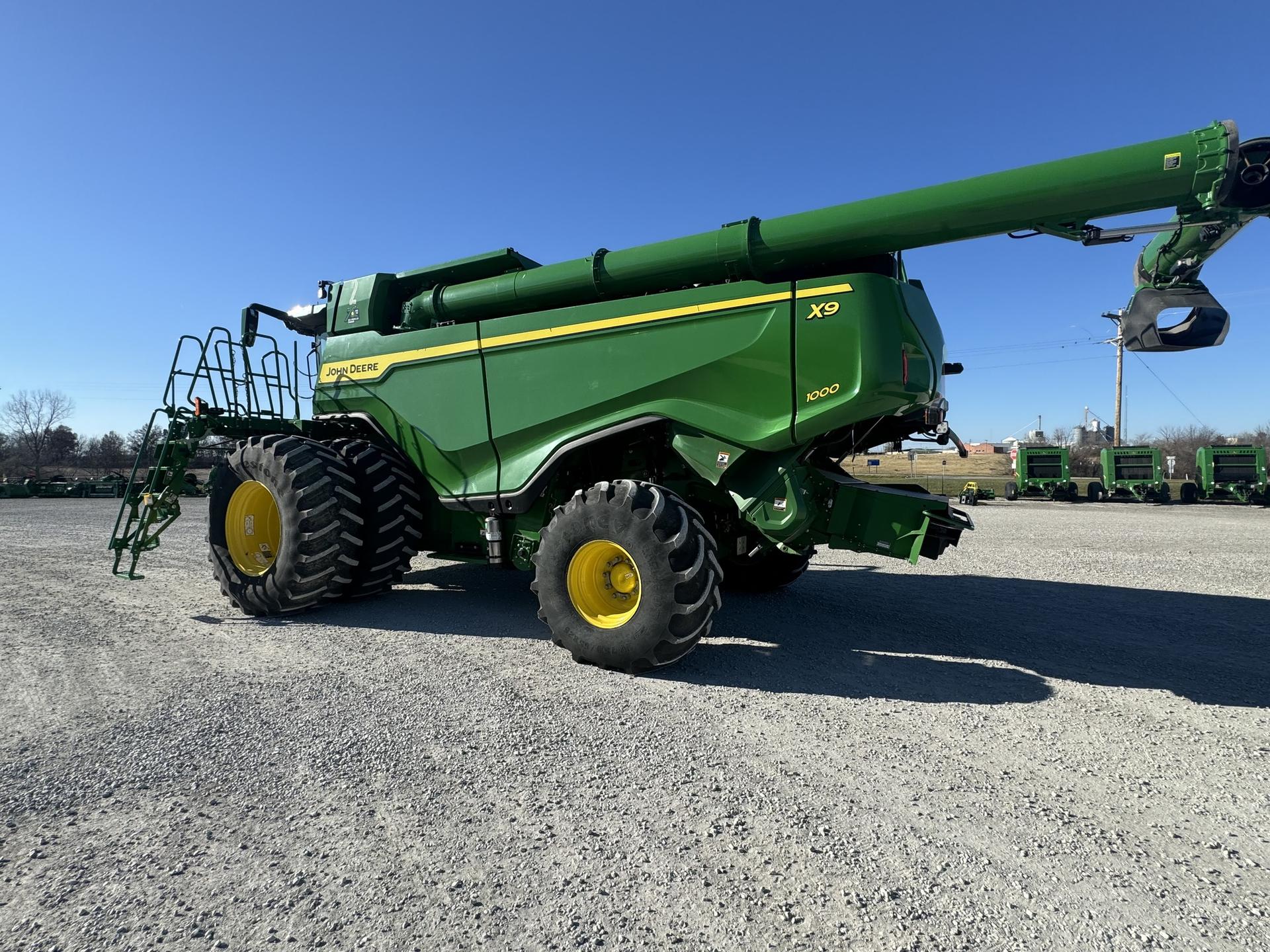 2022 John Deere X9 1000 Image