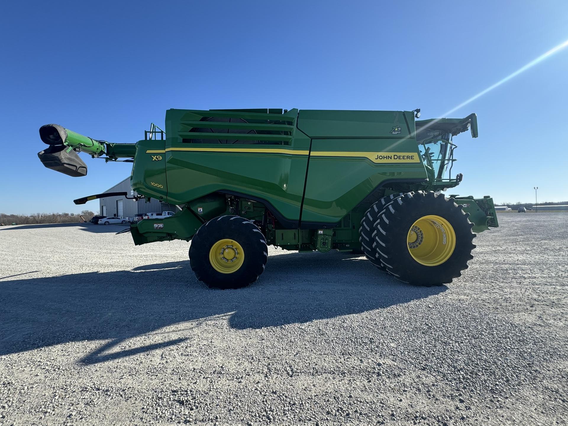2022 John Deere X9 1000 Image