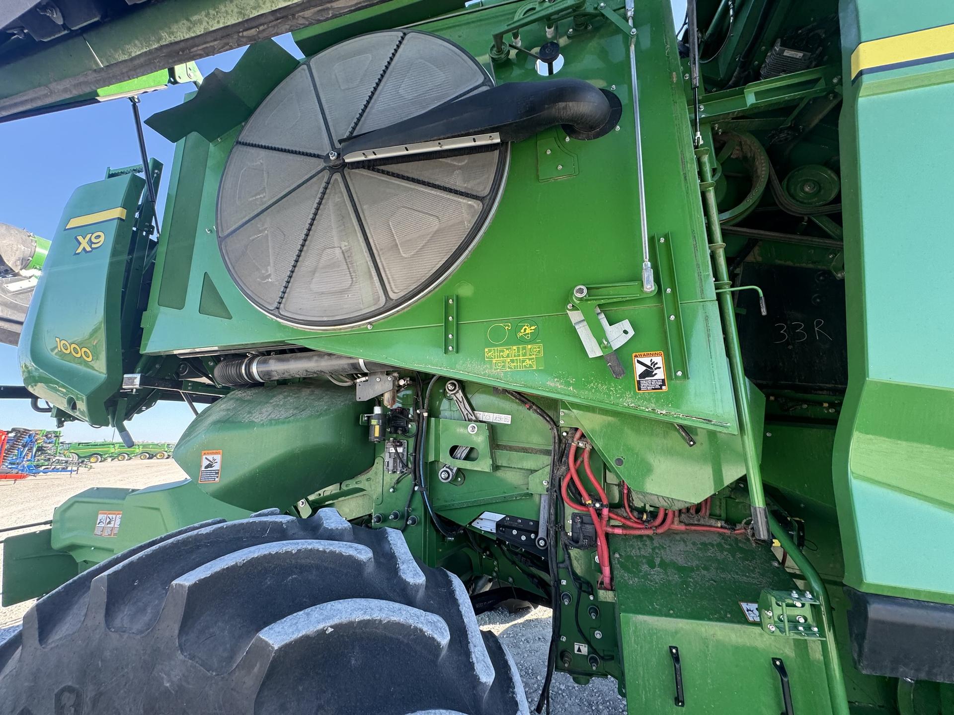 2022 John Deere X9 1000 Image