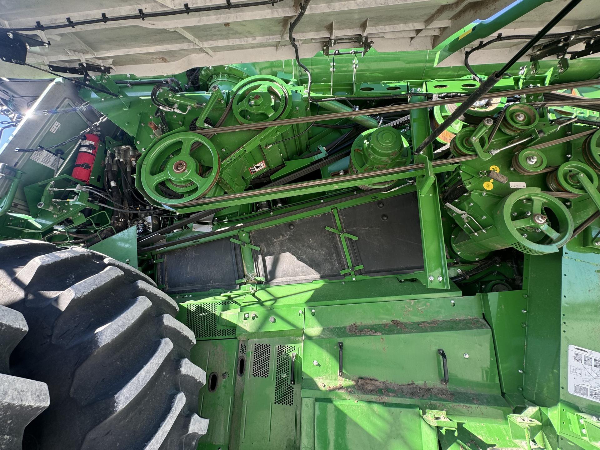 2022 John Deere X9 1000 Image