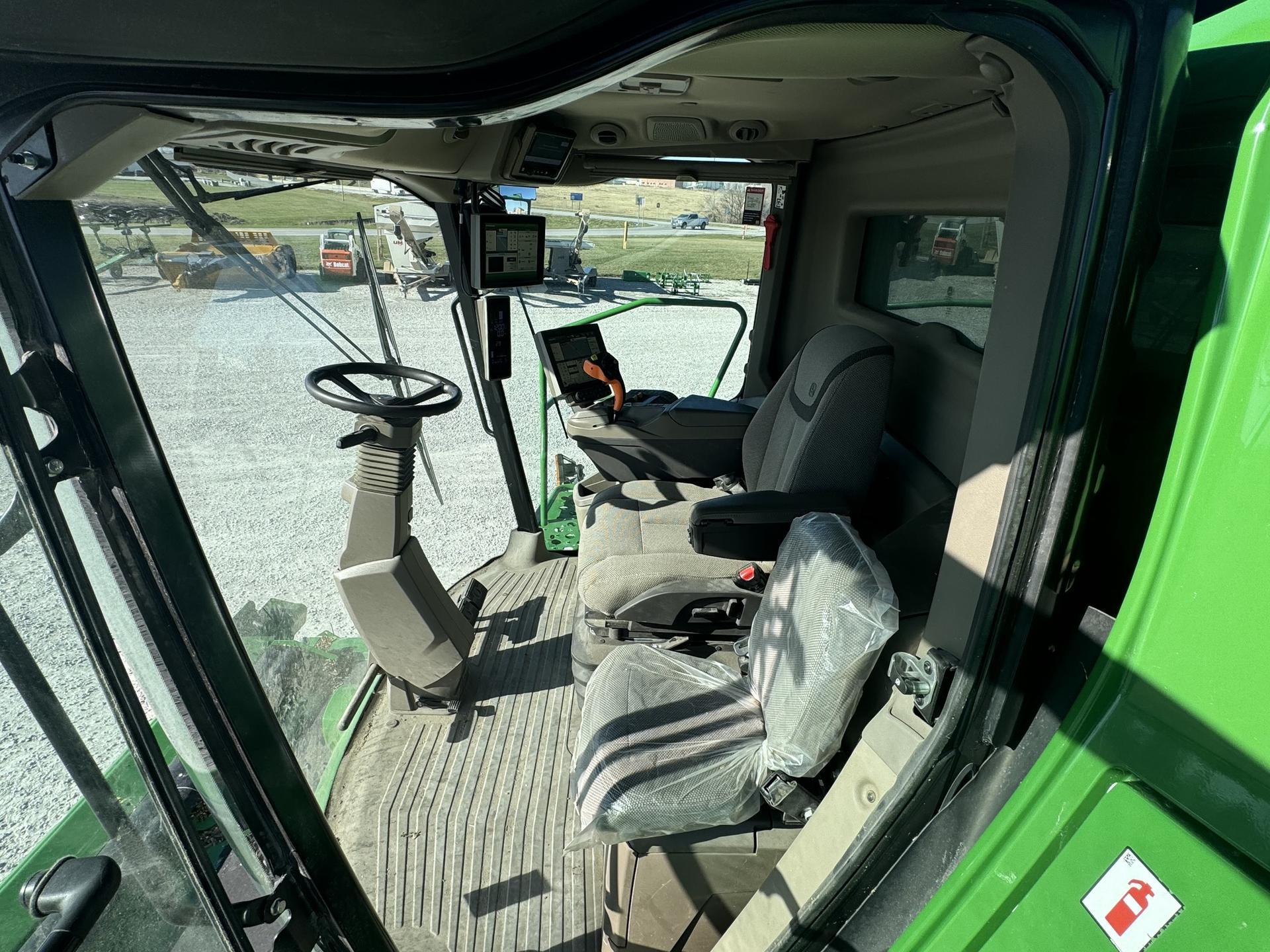 2022 John Deere X9 1000 Image