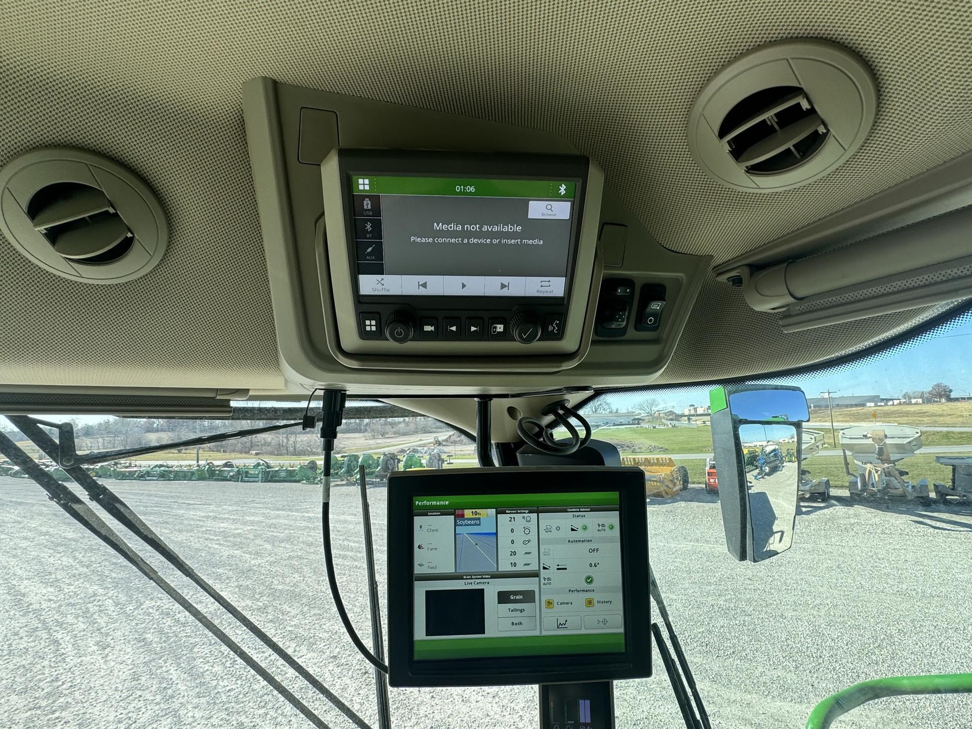 2022 John Deere X9 1000 Image