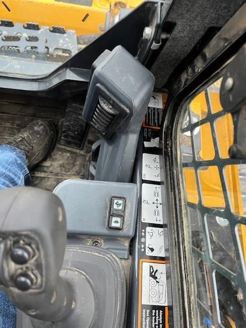 2023 John Deere 333G Image