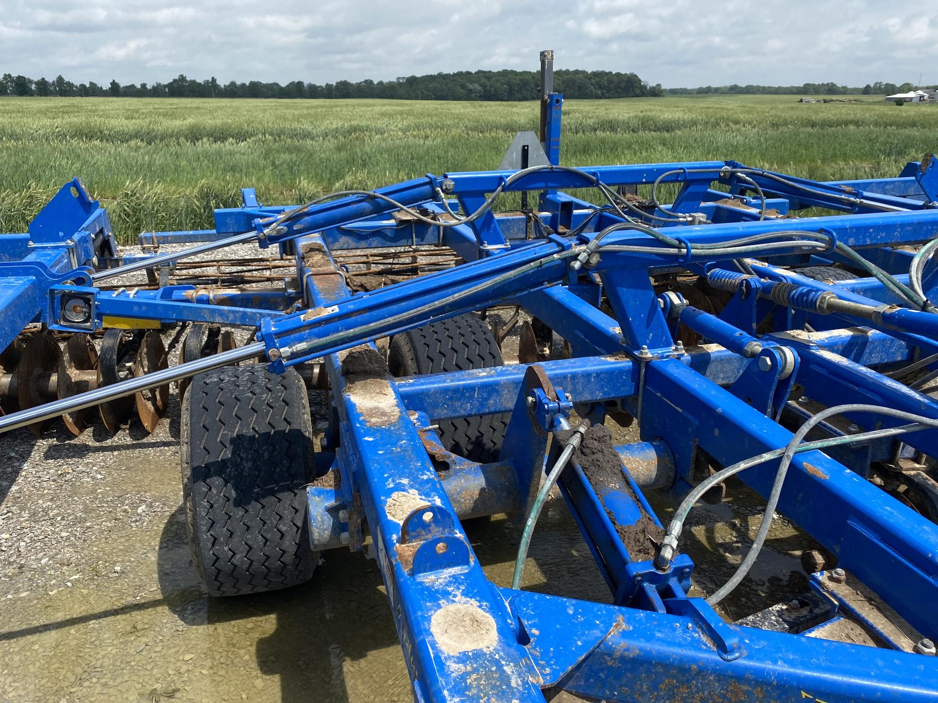 2011 Landoll 7431 Image