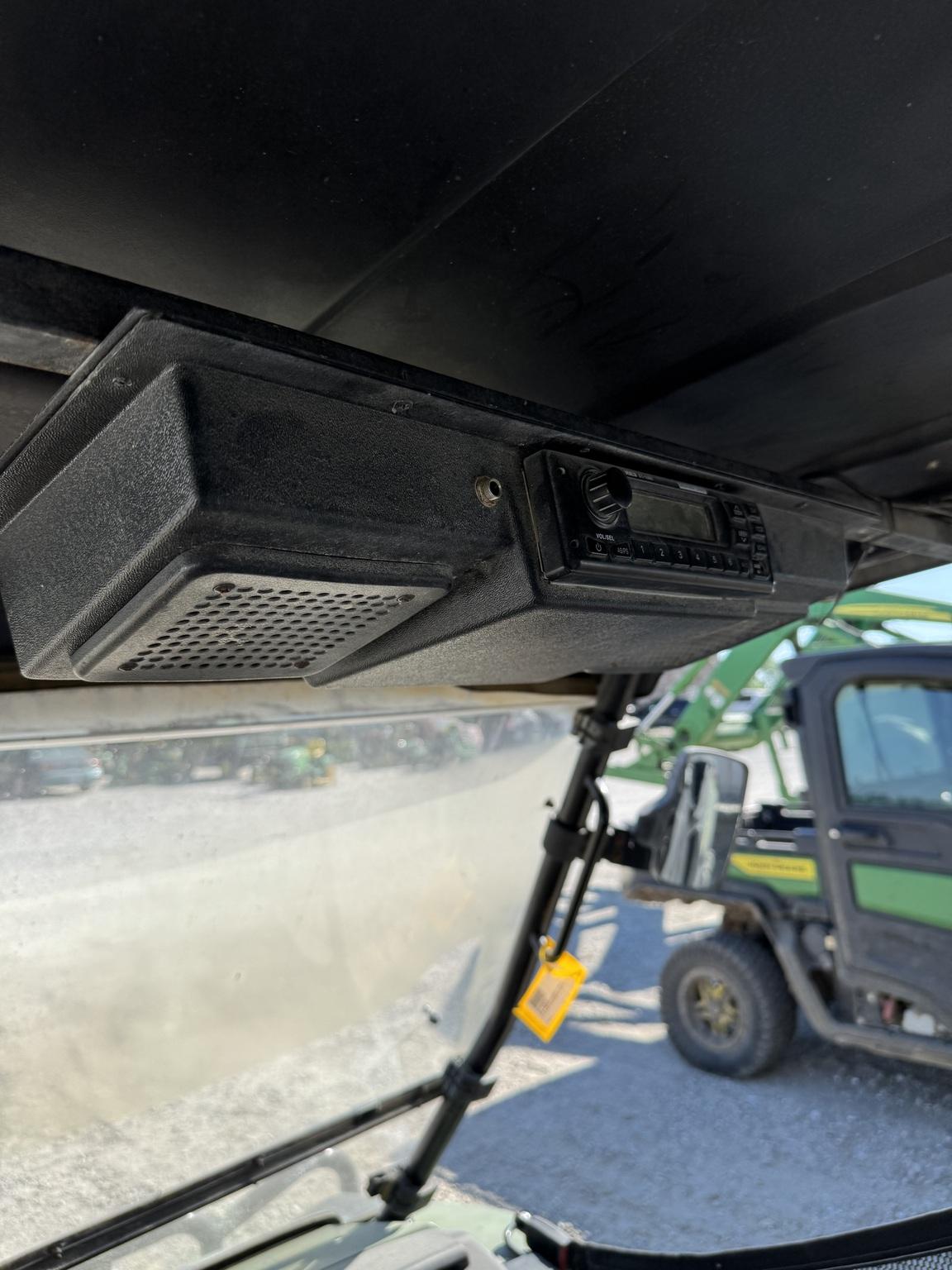 2016 John Deere XUV 825I OLIVE Image