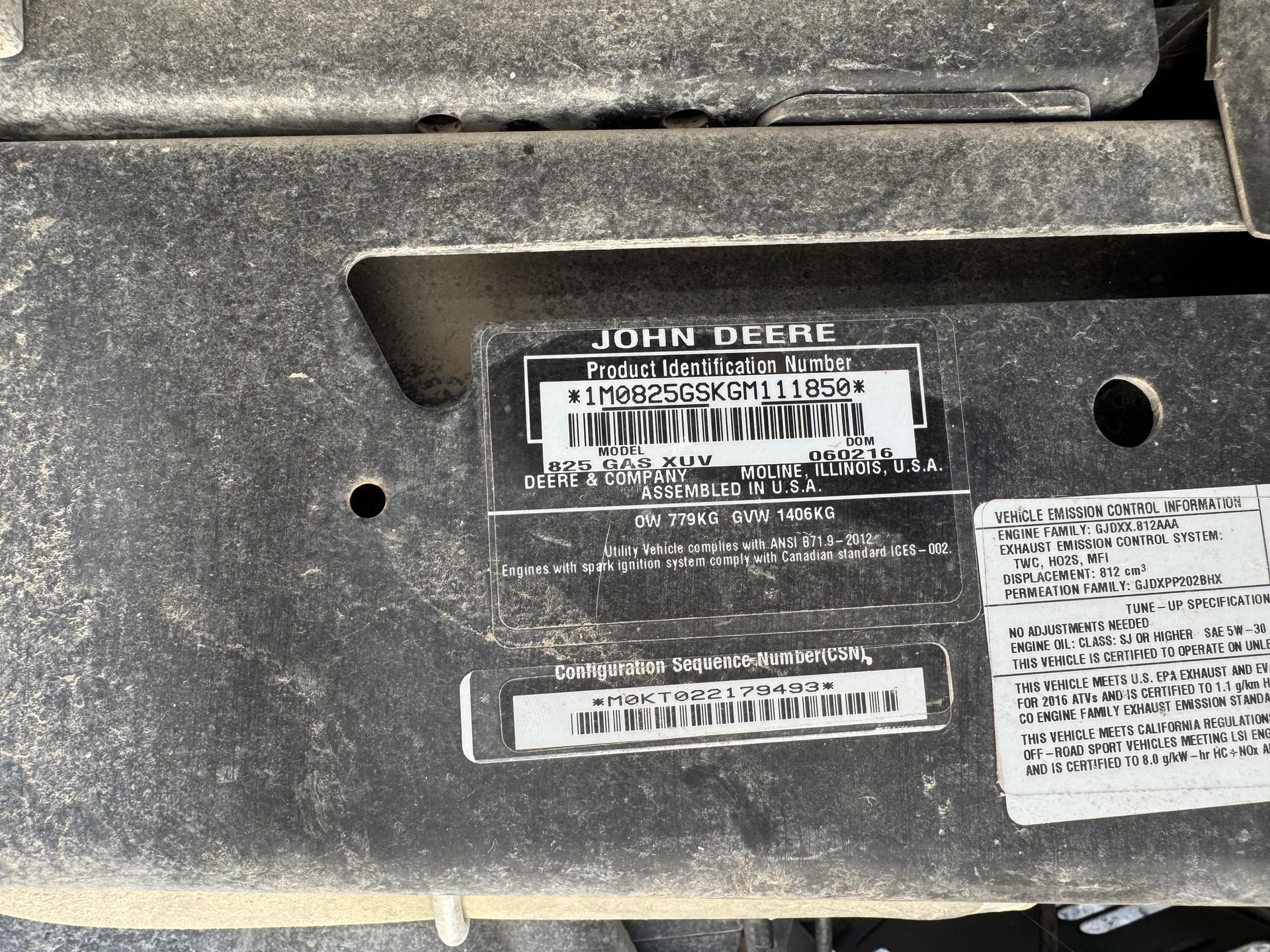 2016 John Deere XUV 825I OLIVE Image