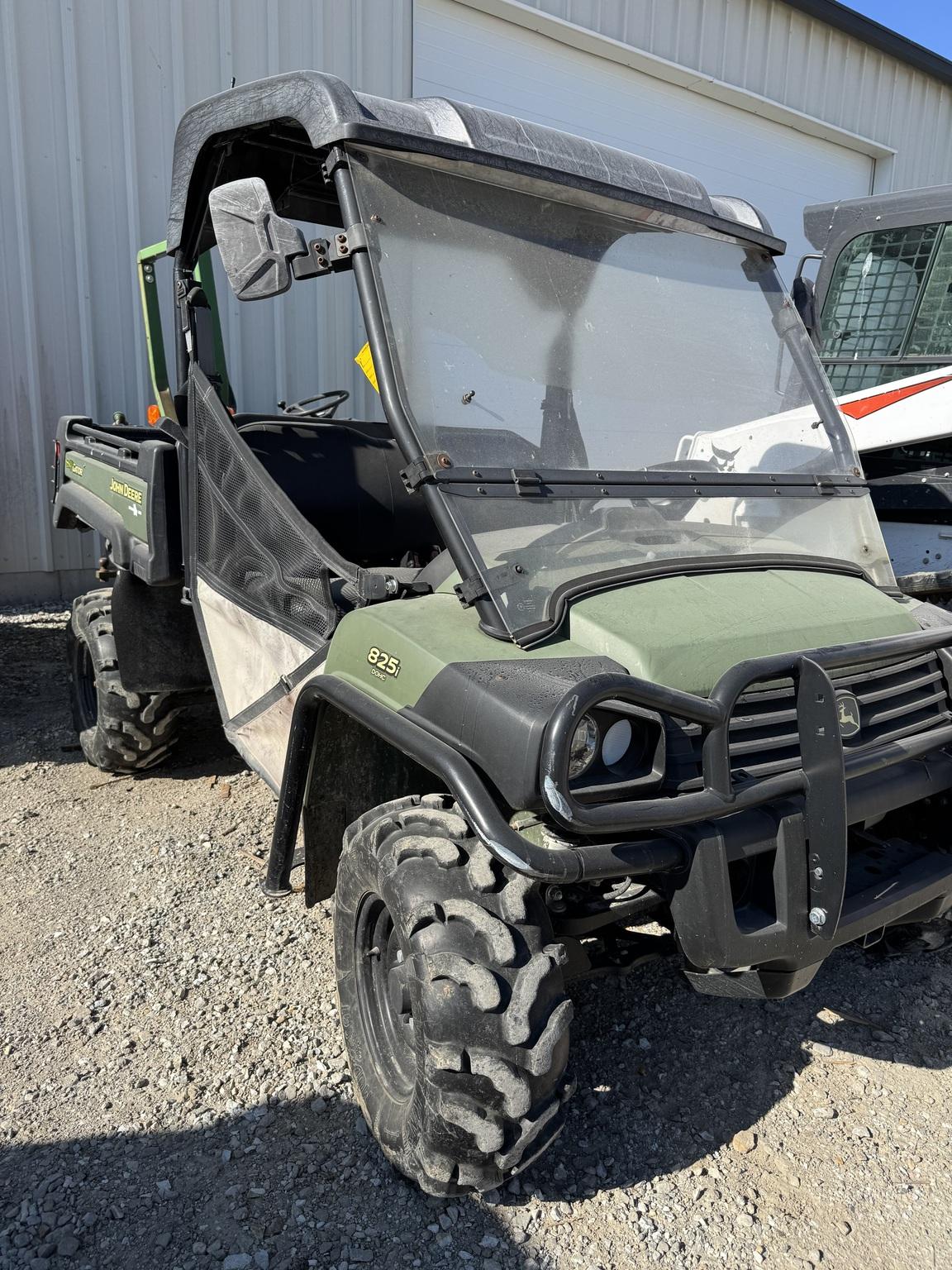2016 John Deere XUV 825I OLIVE Image