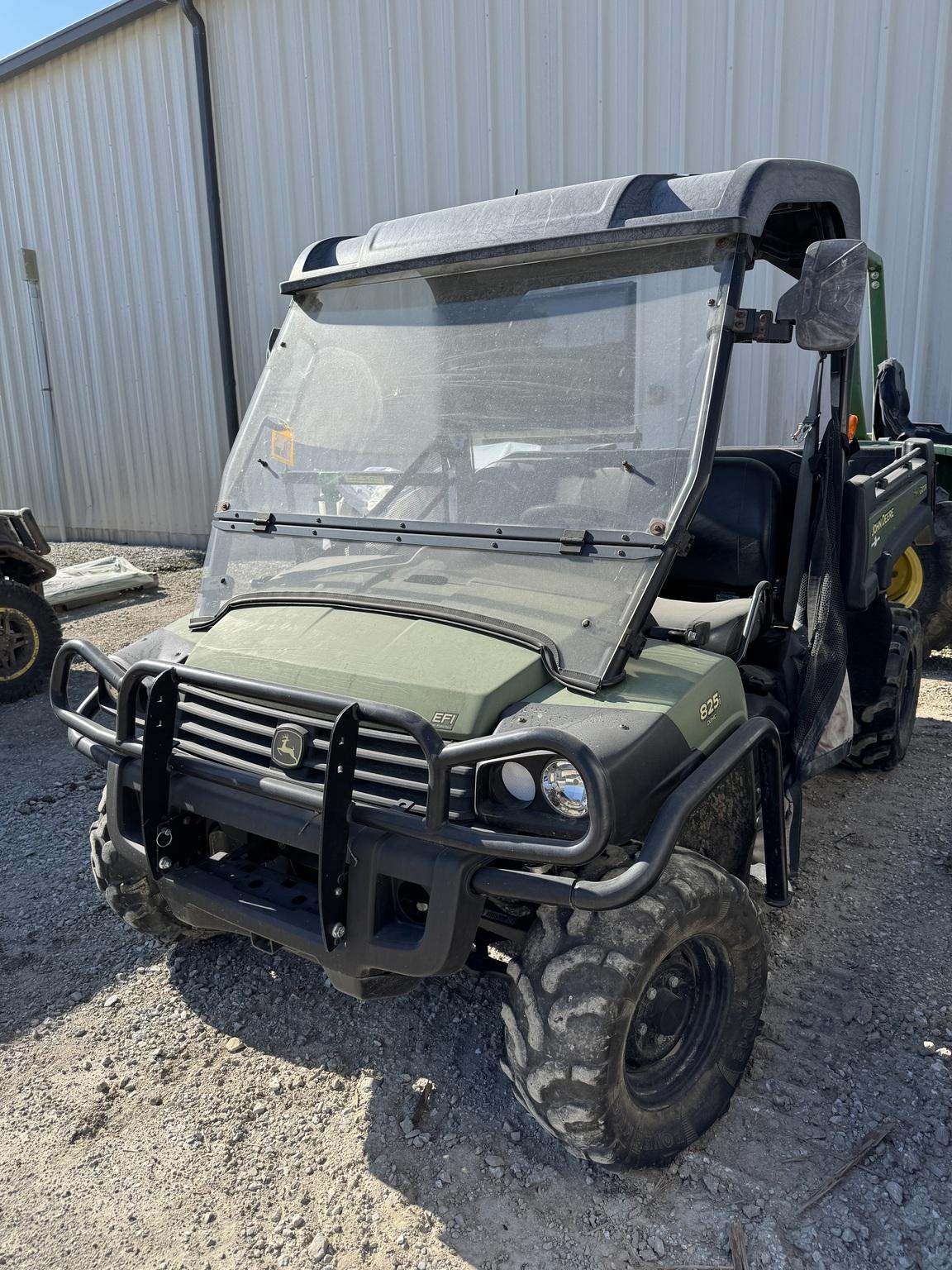 2016 John Deere XUV 825I OLIVE Image