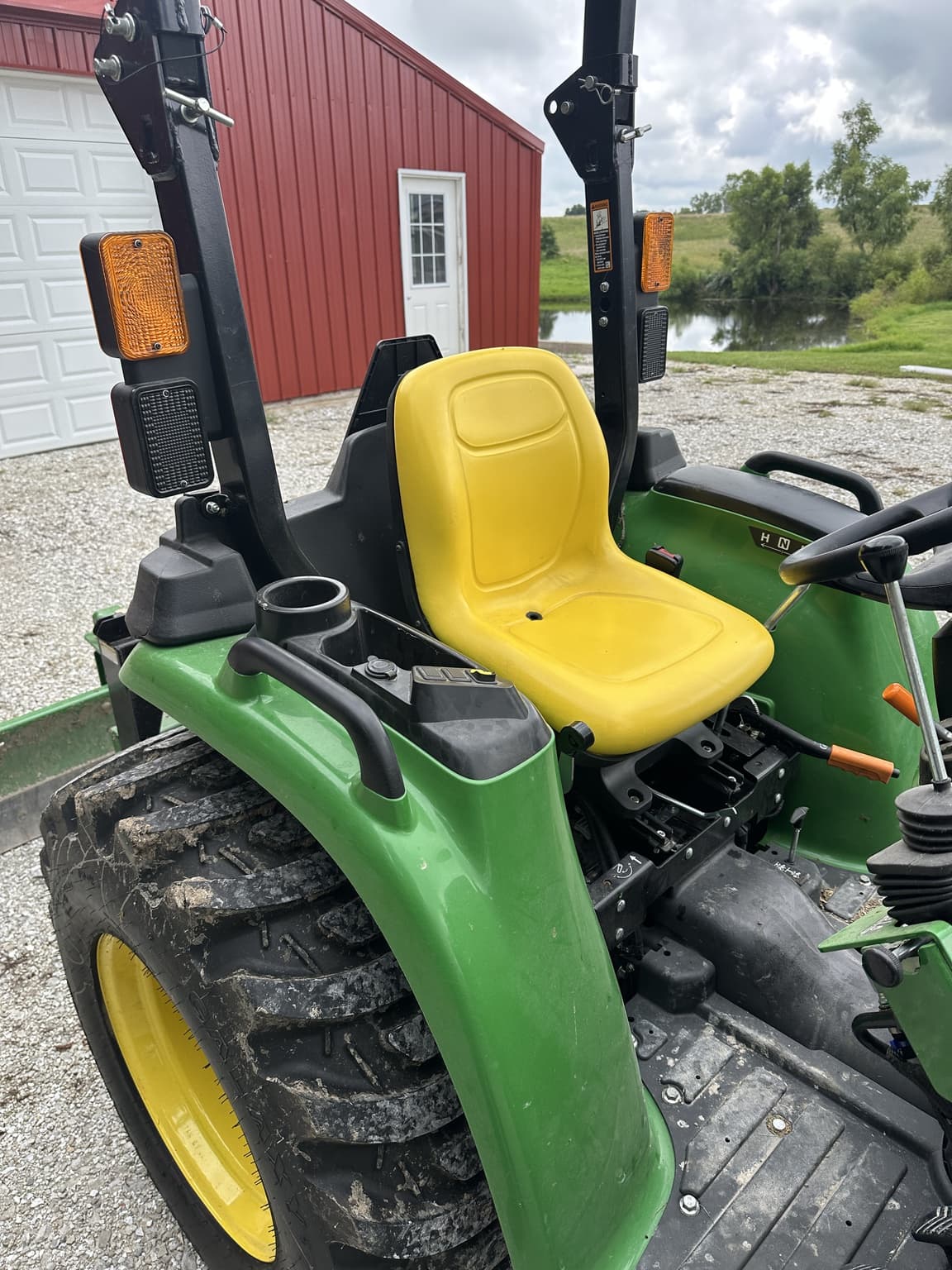 2022 John Deere 3032E Image