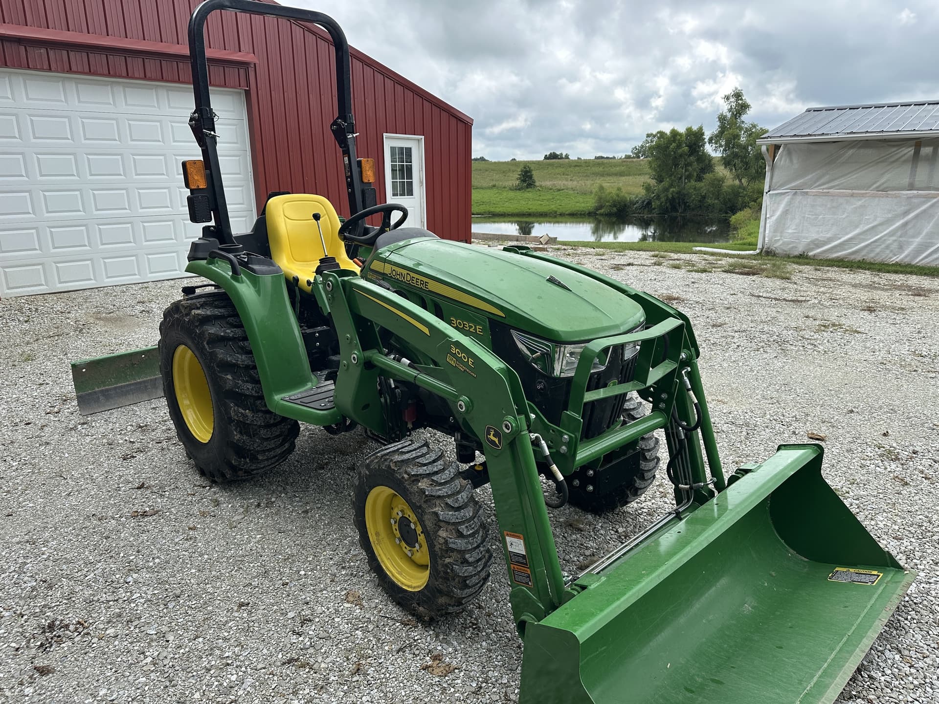 2022 John Deere 3032E Image