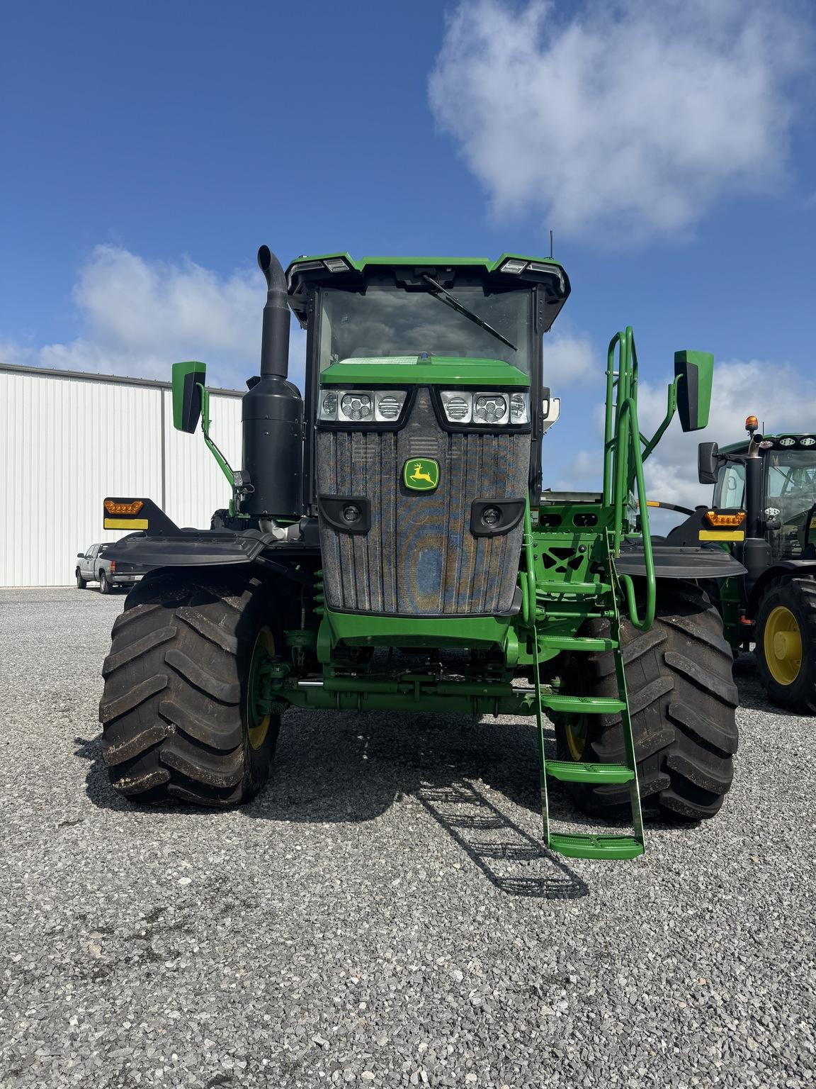 2023 John Deere 800R Image