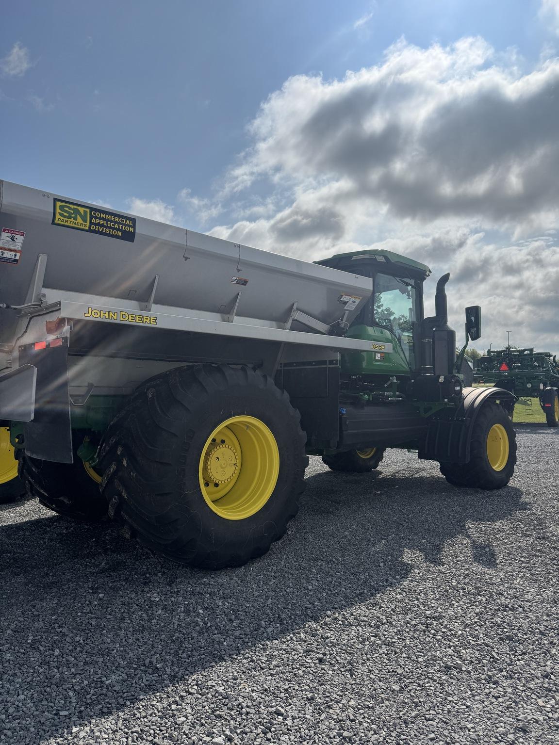 2023 John Deere 800R Image