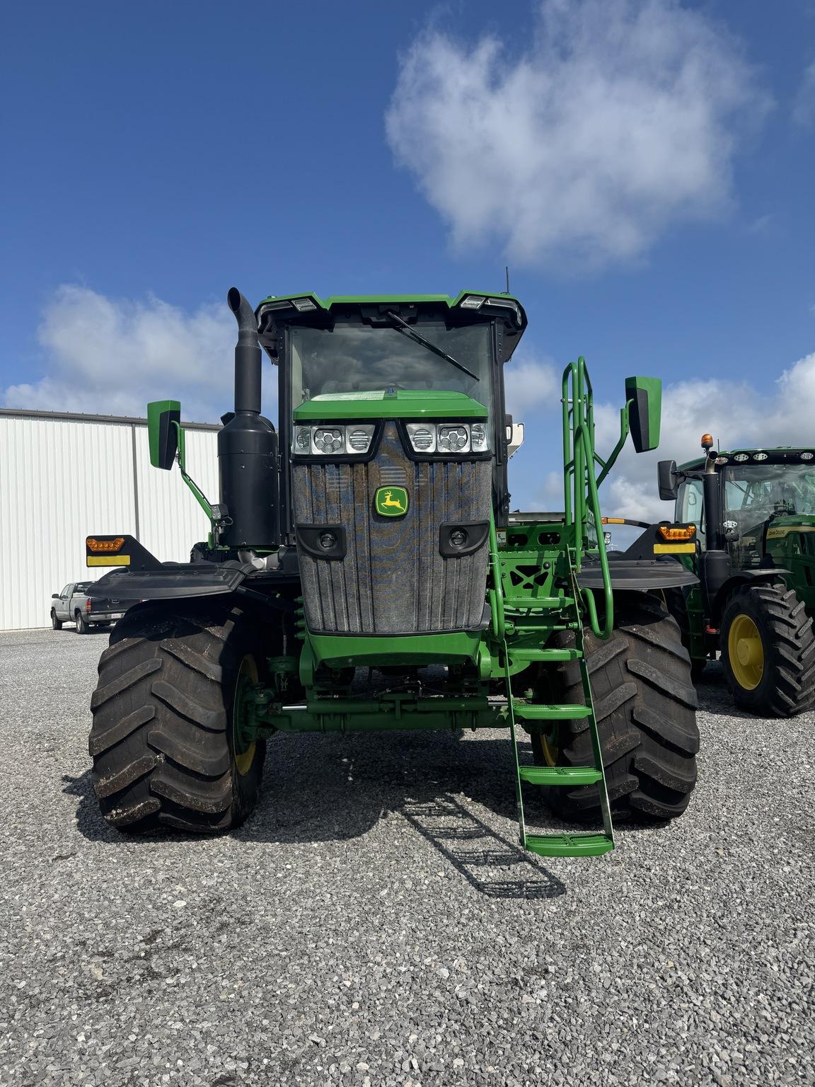 2023 John Deere 800R Image