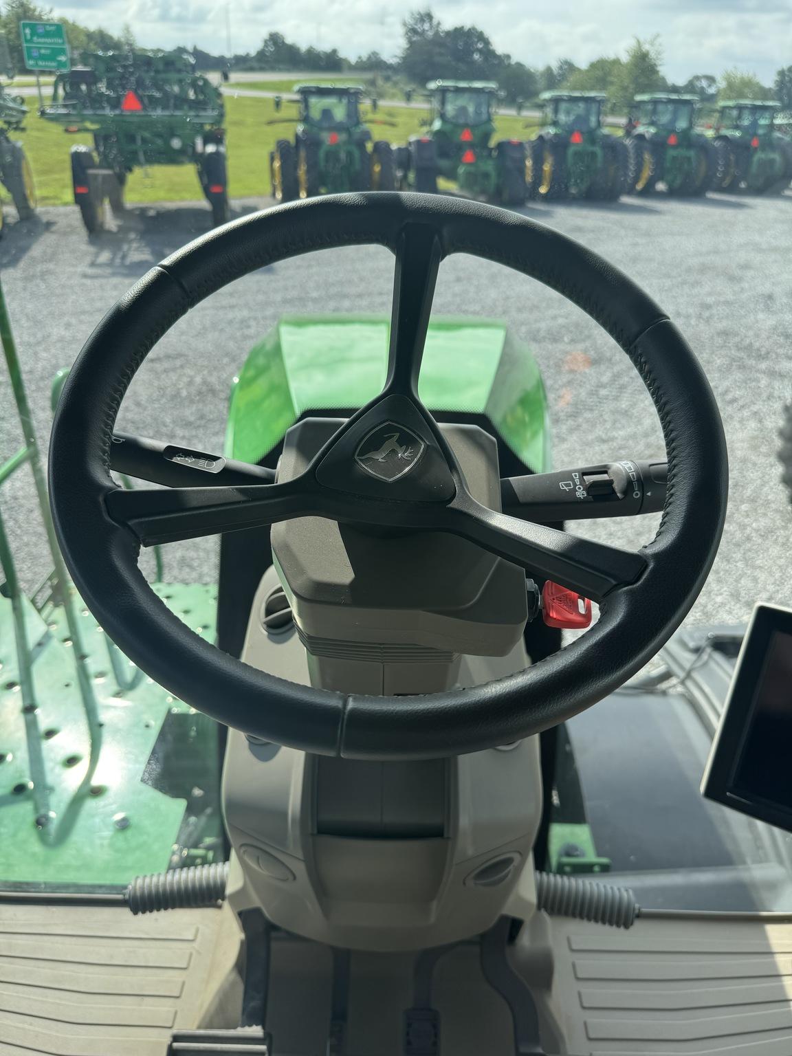 2023 John Deere 800R Image