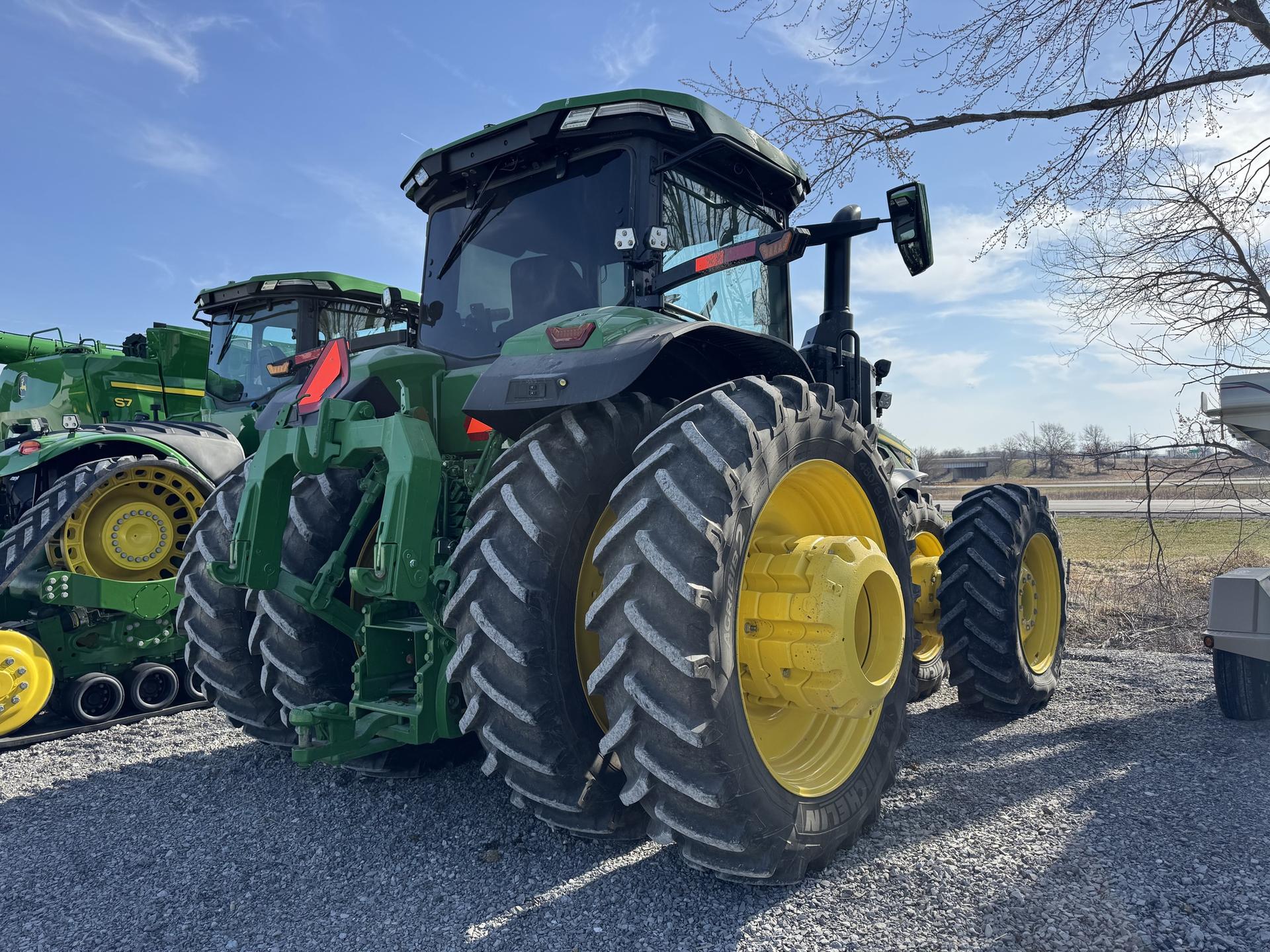 2024 John Deere 8R 340 Image