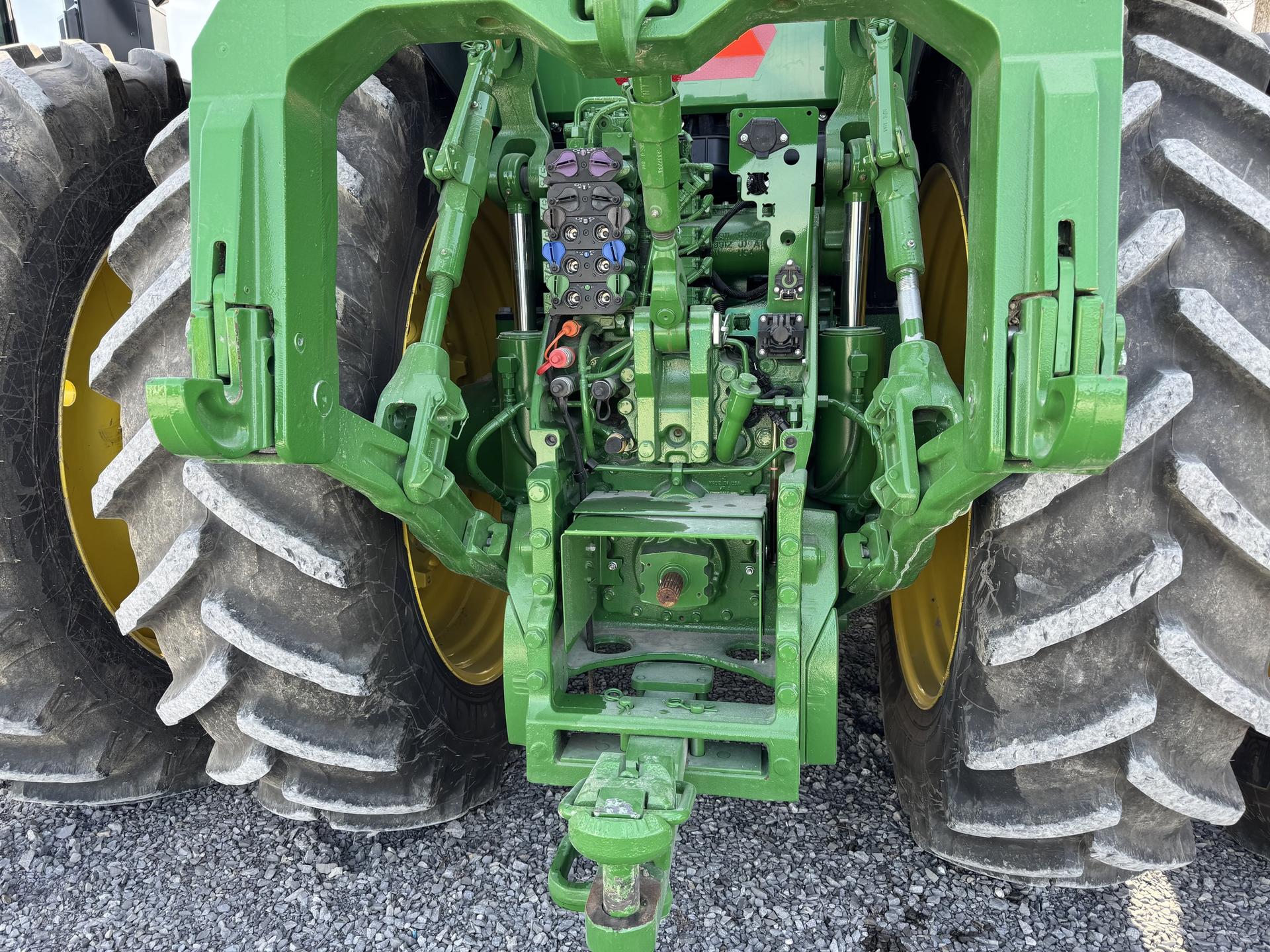 2024 John Deere 8R 340 Image