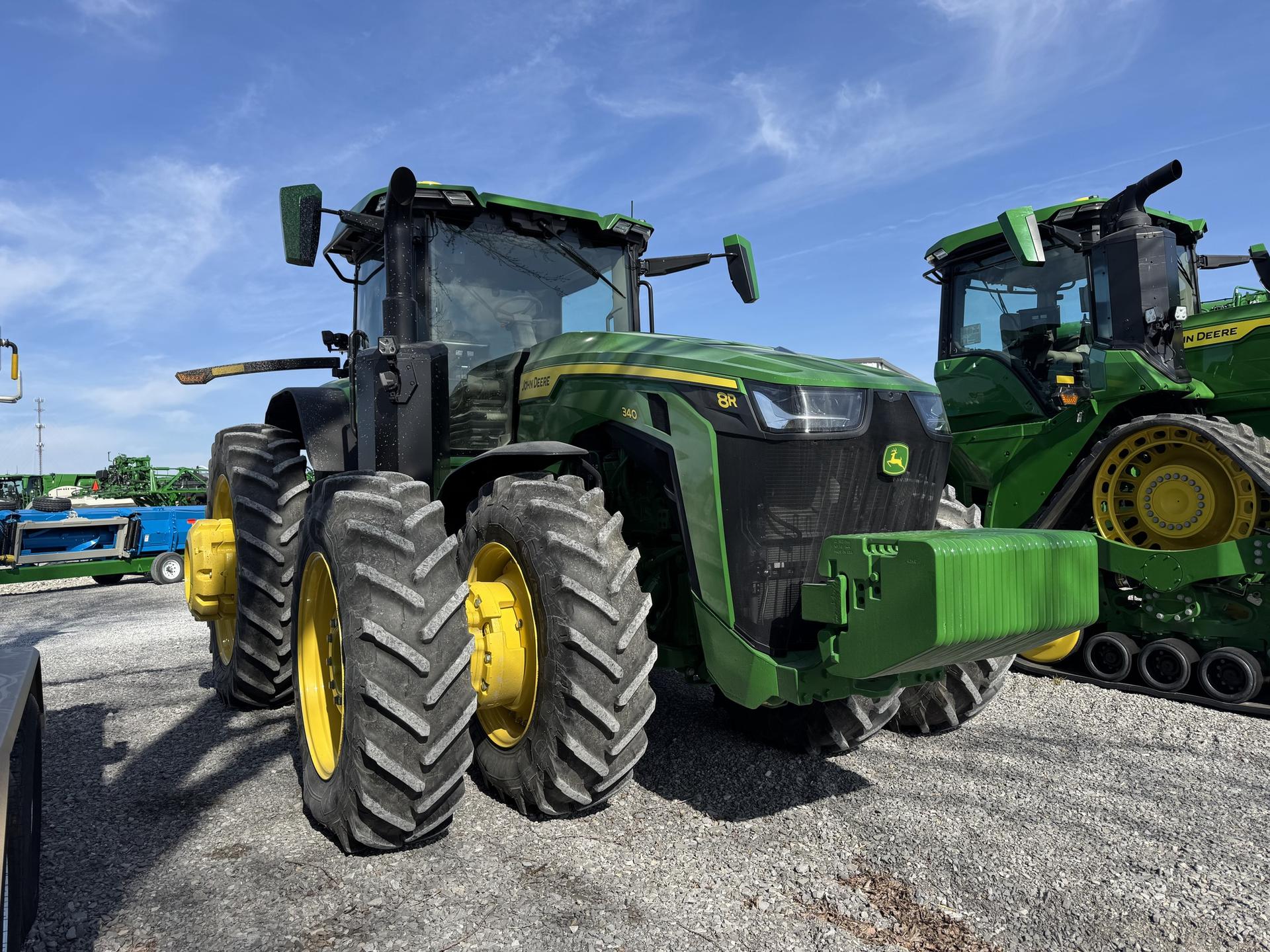 2024 John Deere 8R 340 Image